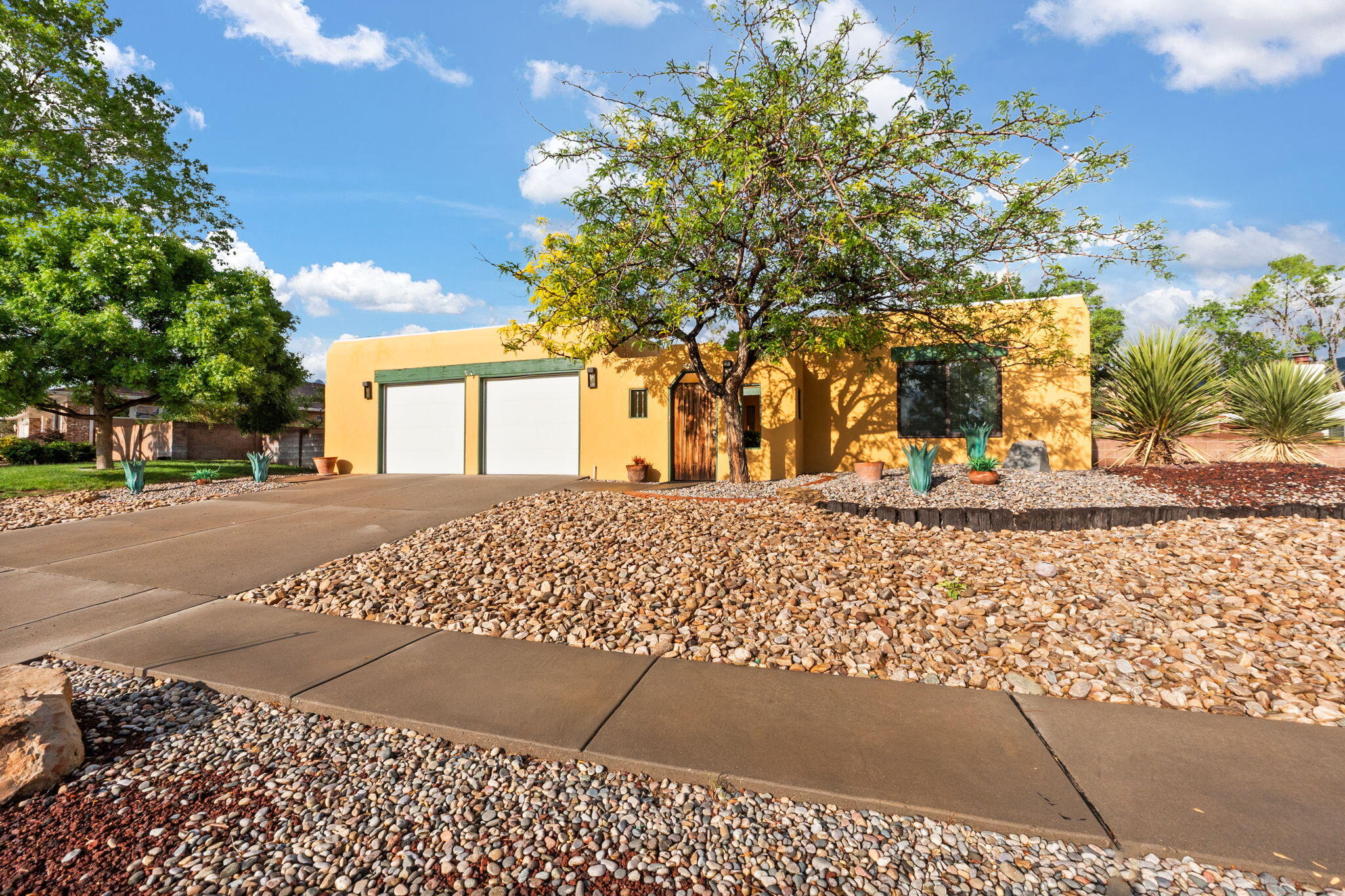 5422 EDWARDS Drive NE