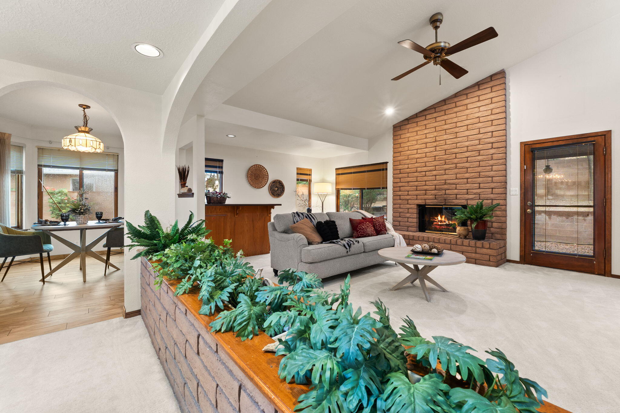 5422 EDWARDS Drive NE