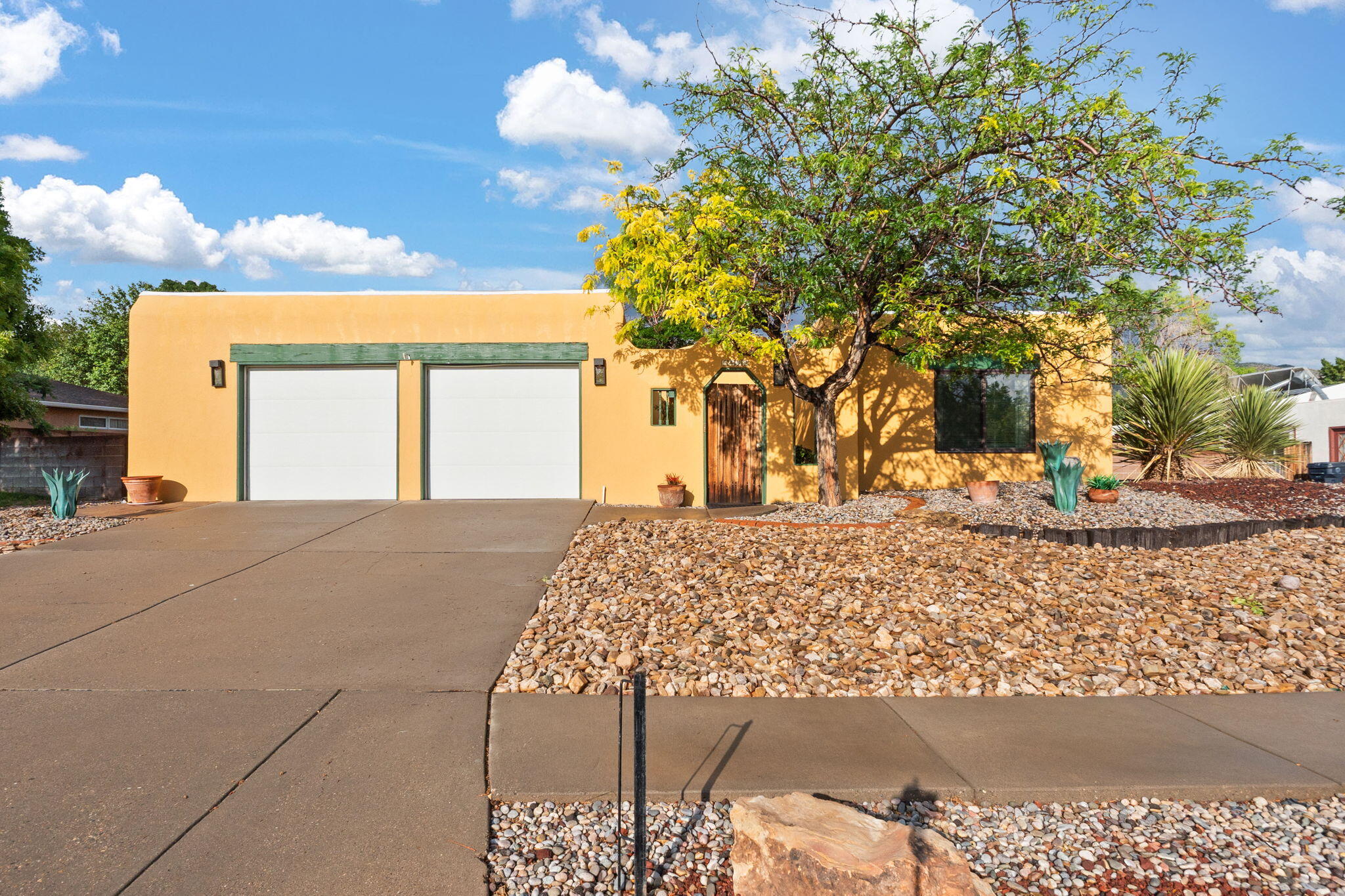 5422 EDWARDS Drive NE