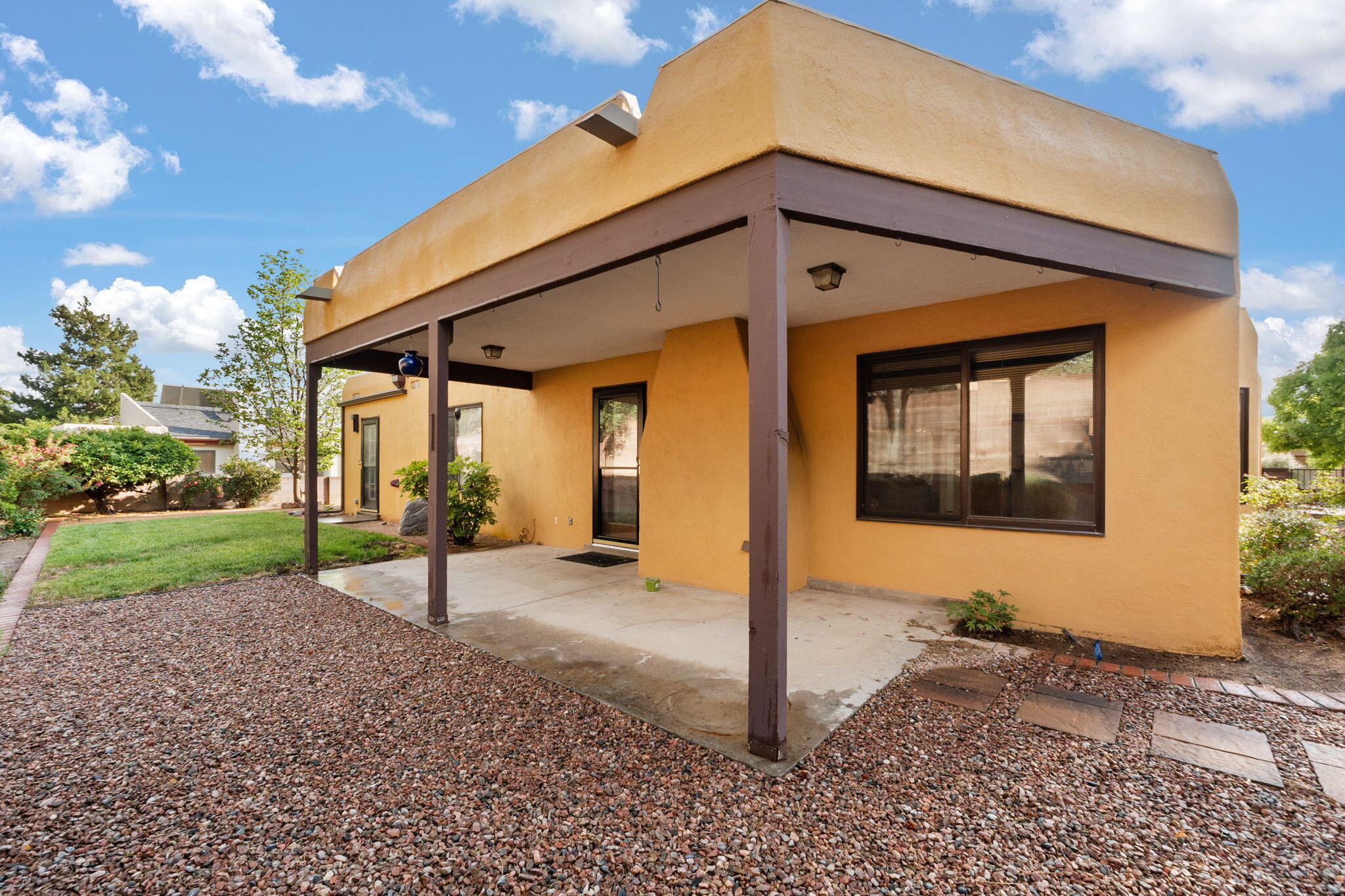 5422 EDWARDS Drive NE