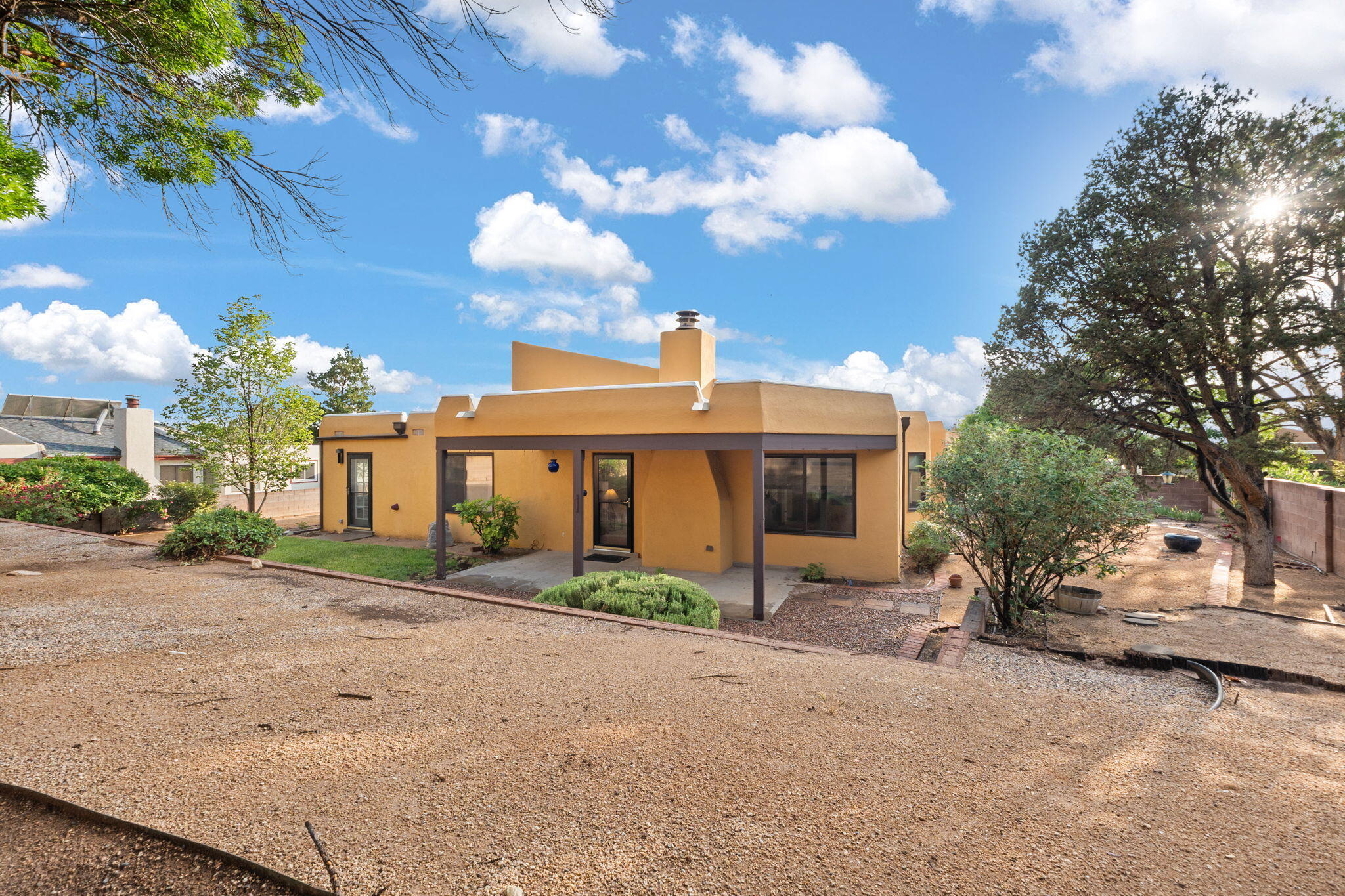 5422 EDWARDS Drive NE