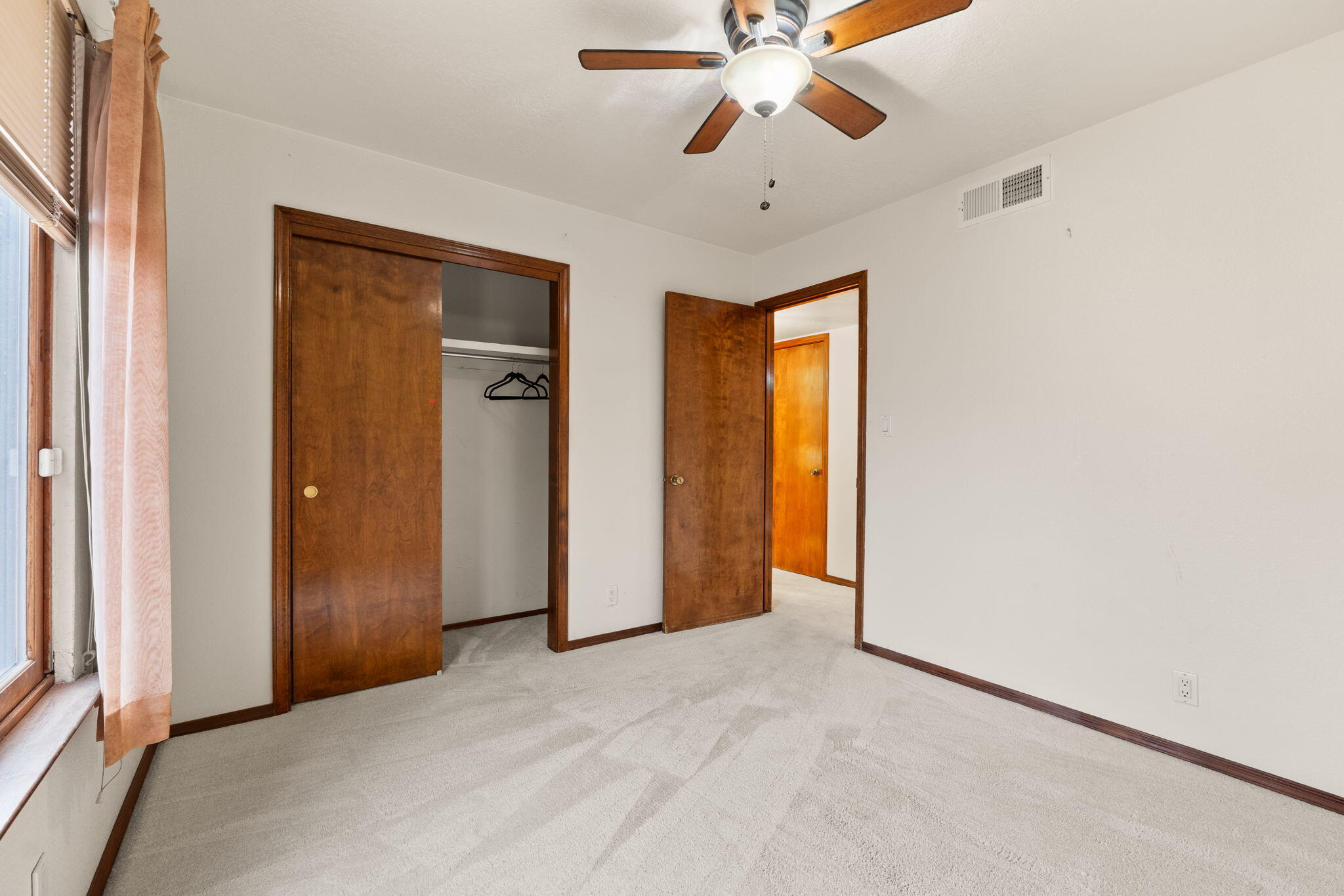 5422 EDWARDS Drive NE