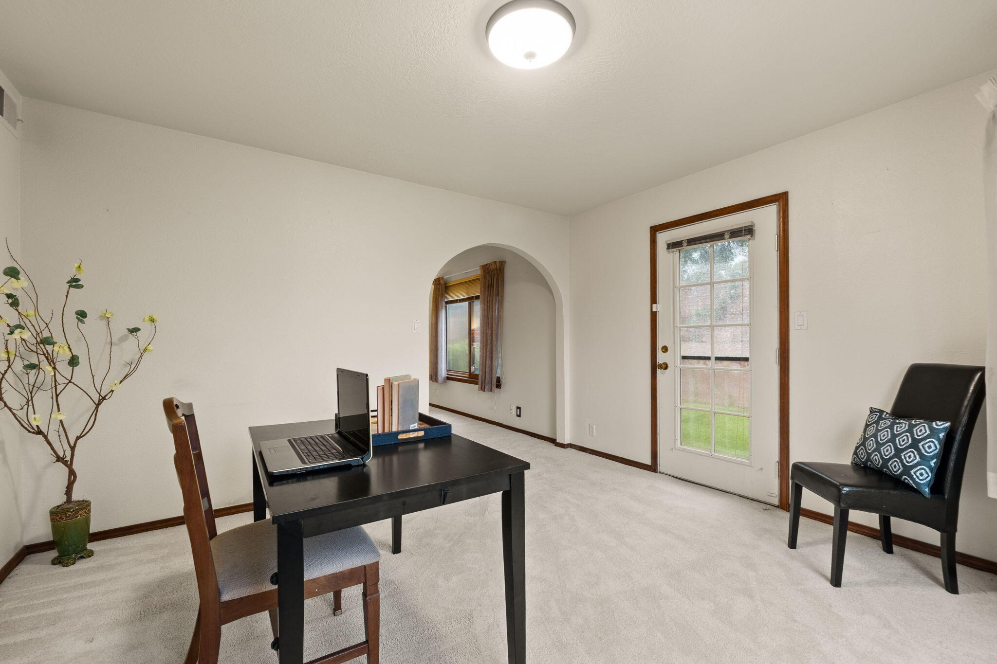 5422 EDWARDS Drive NE