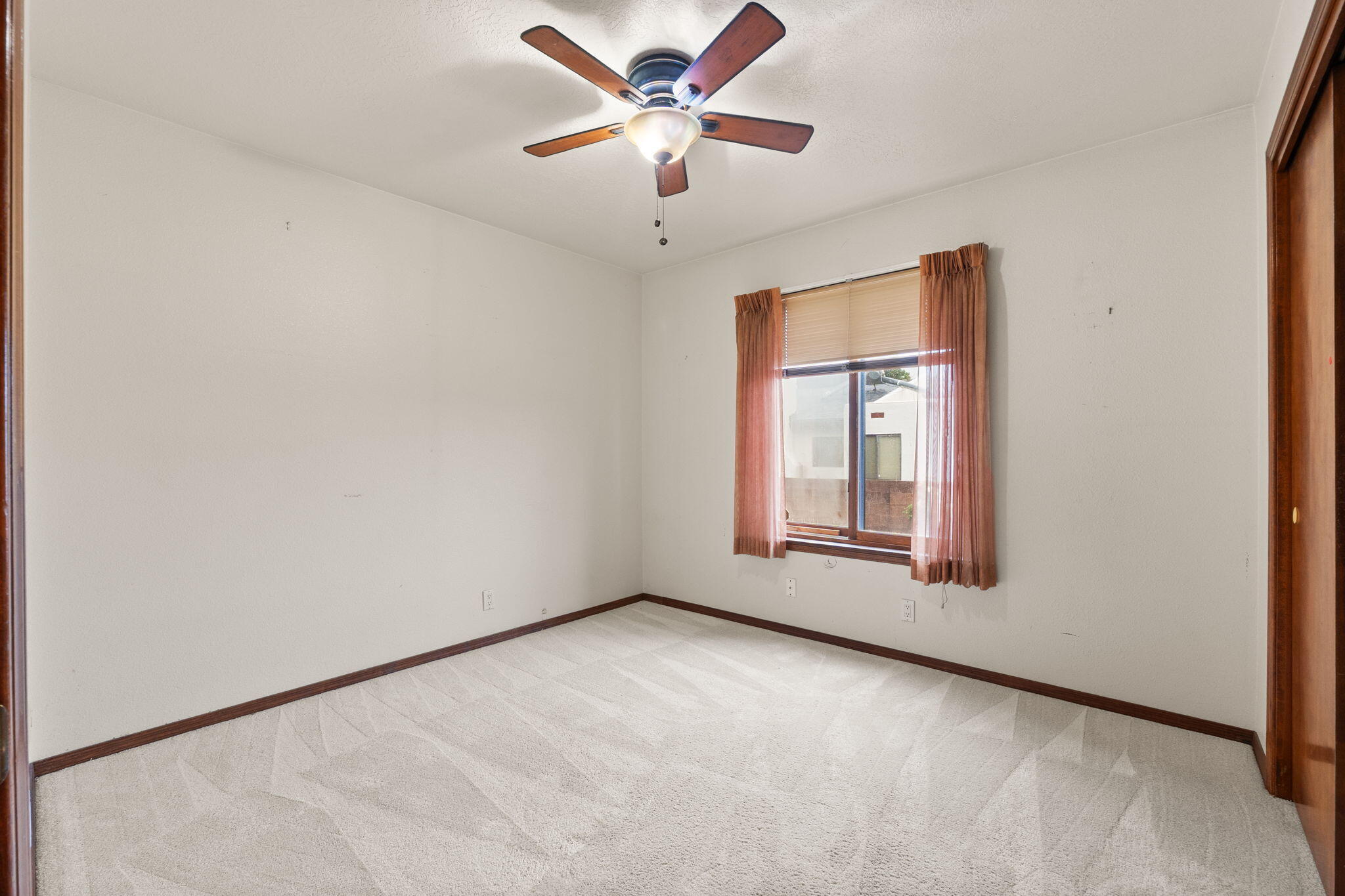 5422 EDWARDS Drive NE