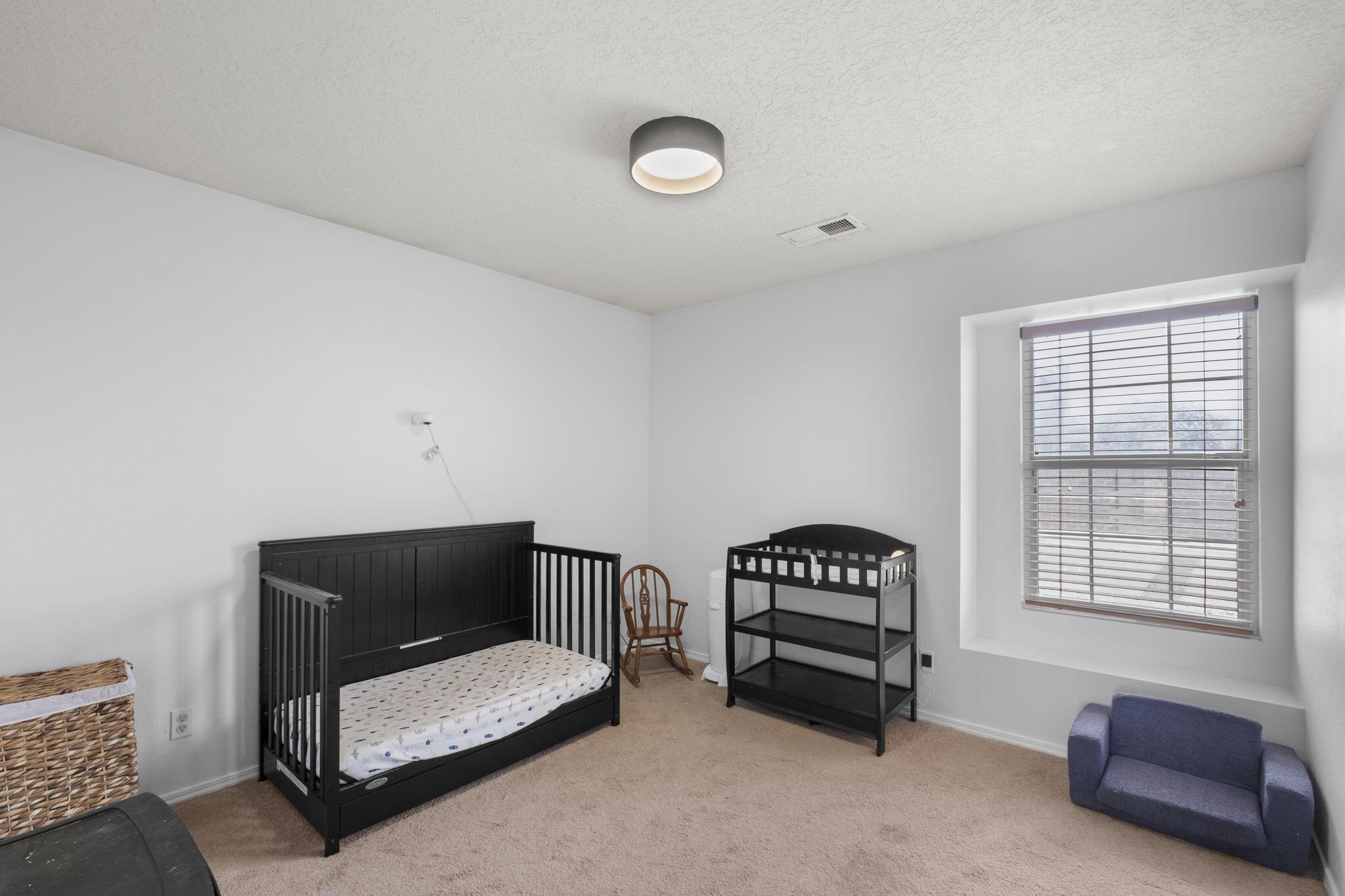 7032 GLEN HILLS Drive NE