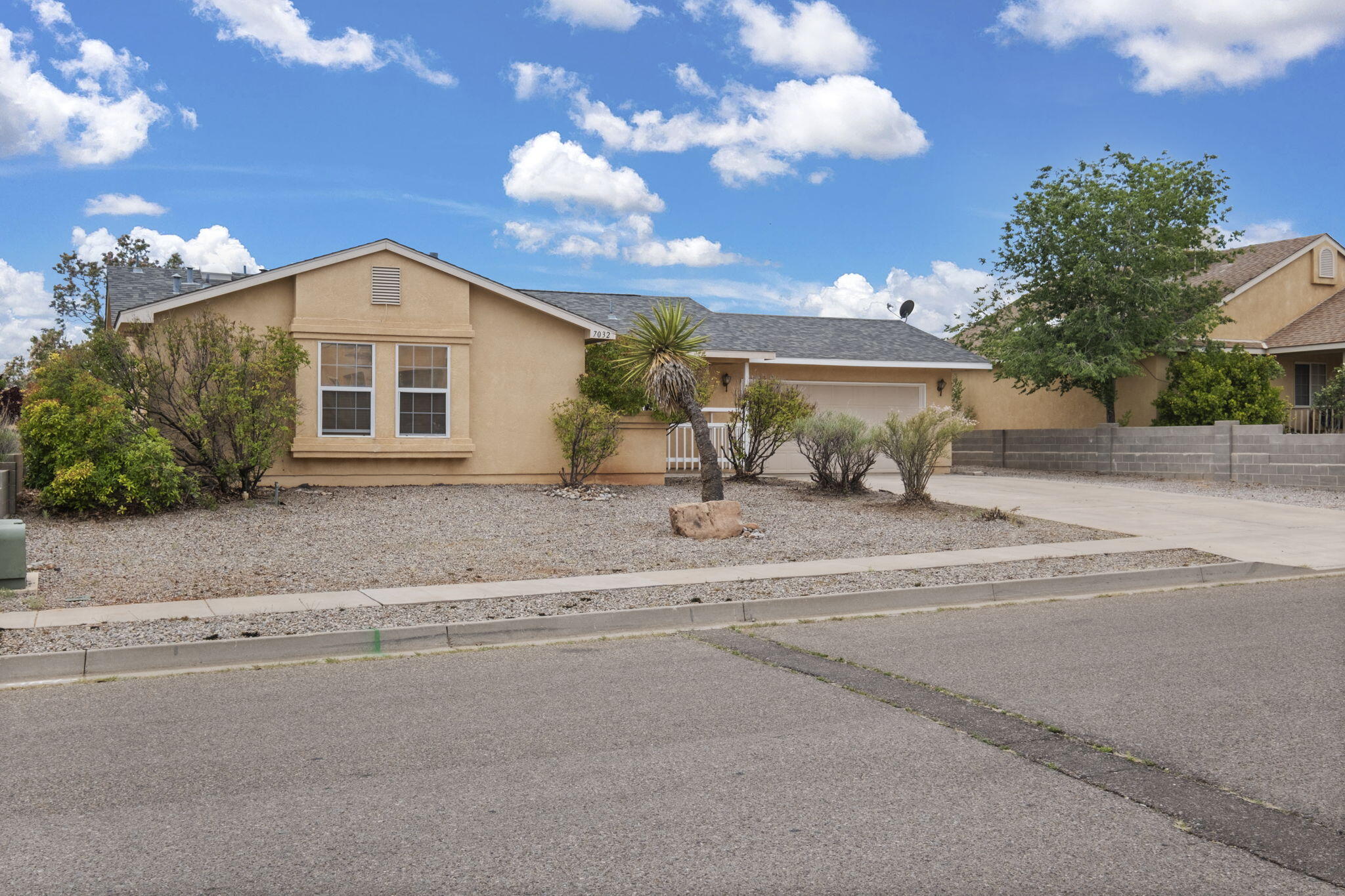 7032 GLEN HILLS Drive NE