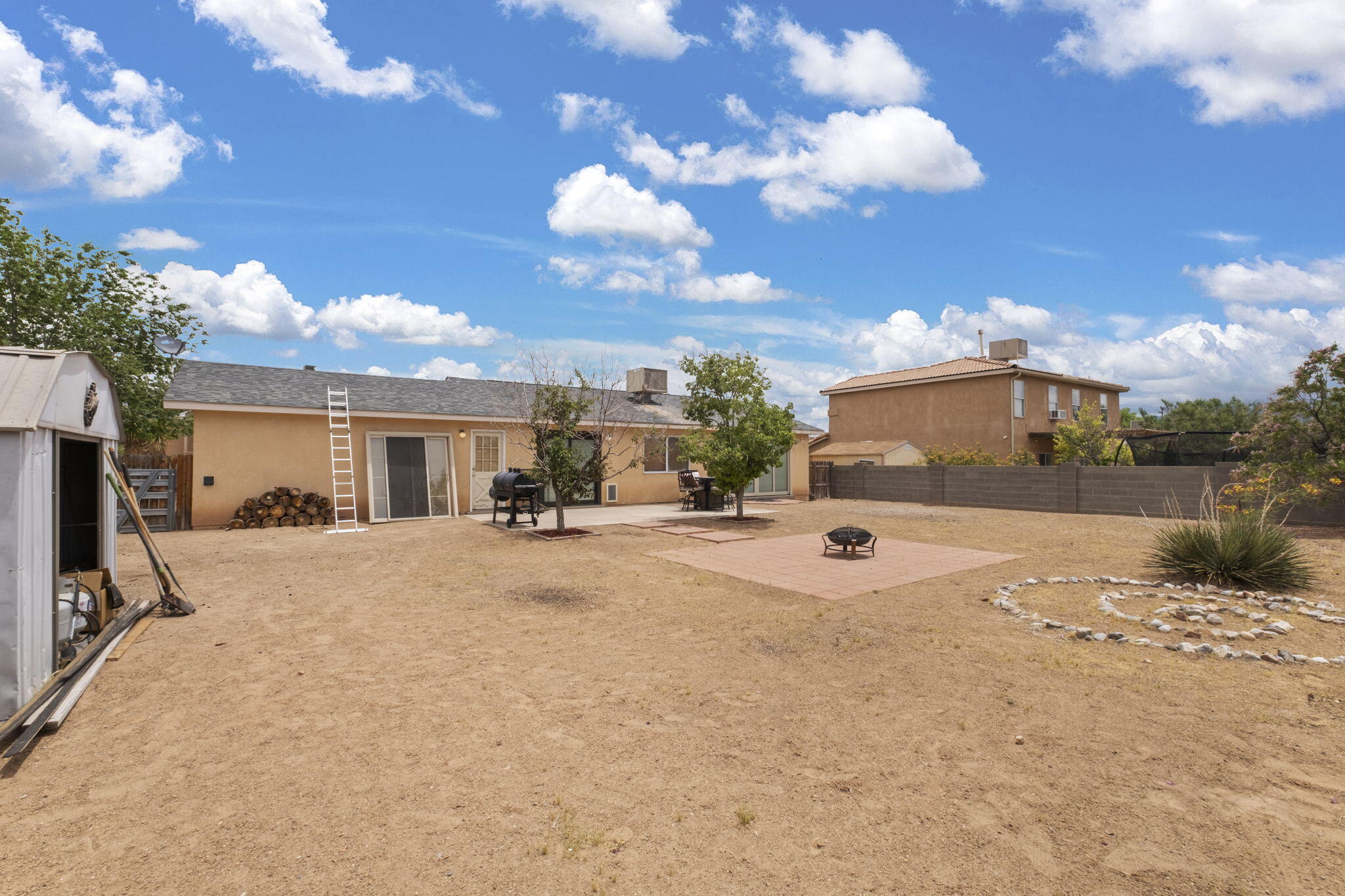 7032 GLEN HILLS Drive NE