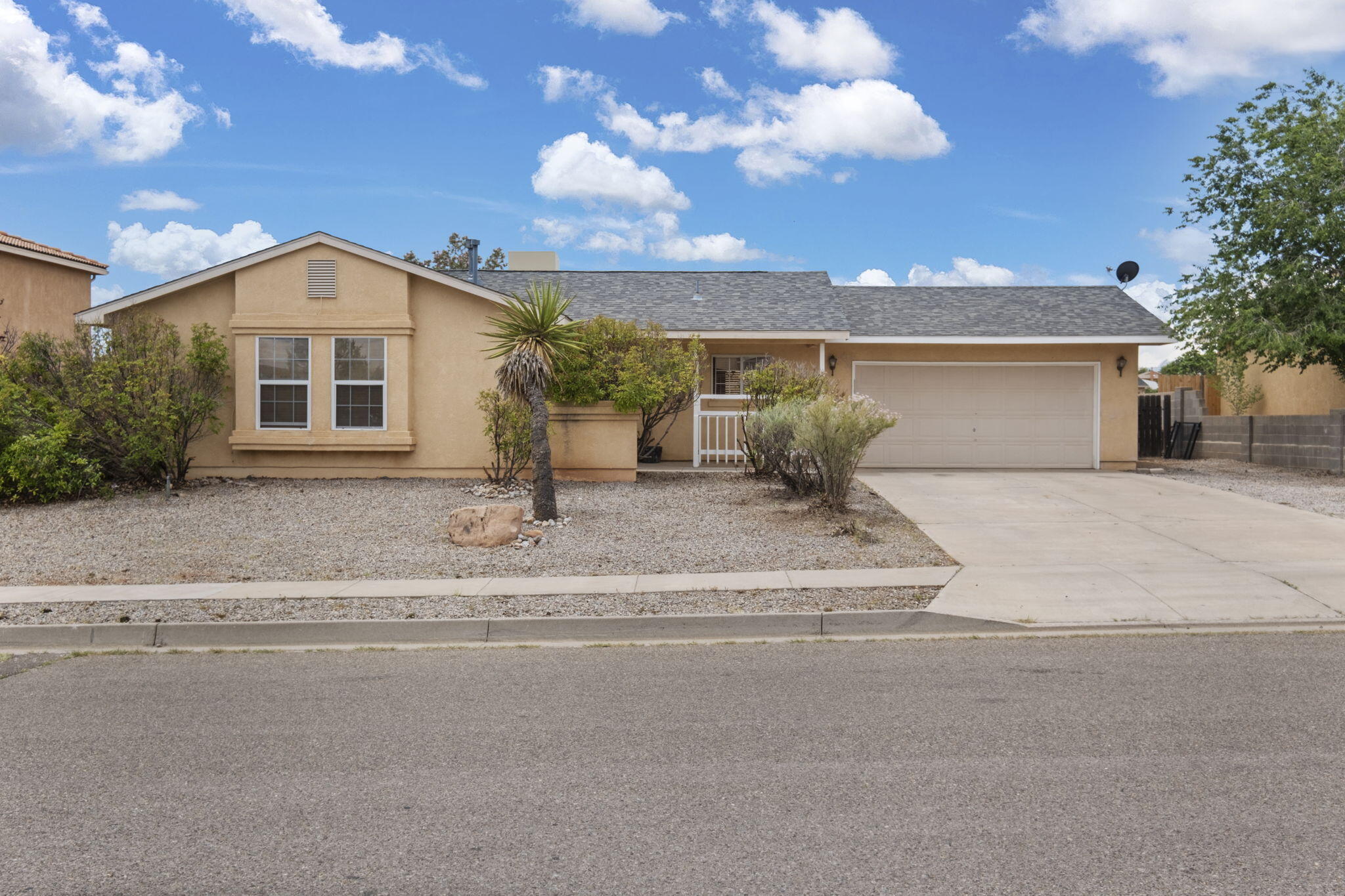 7032 GLEN HILLS Drive NE