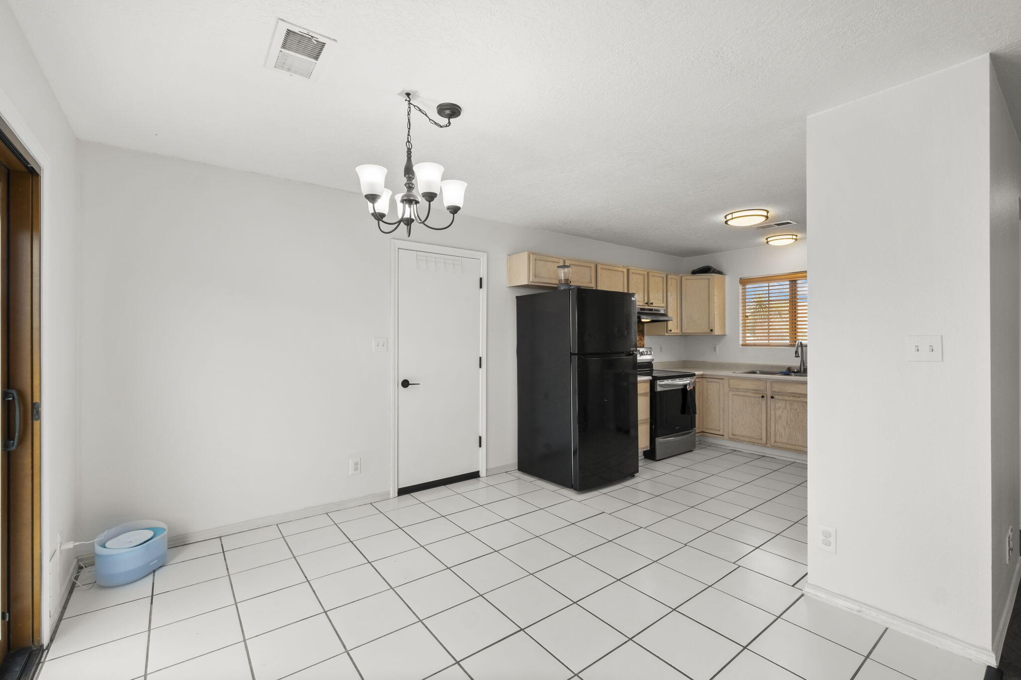 7032 GLEN HILLS Drive NE