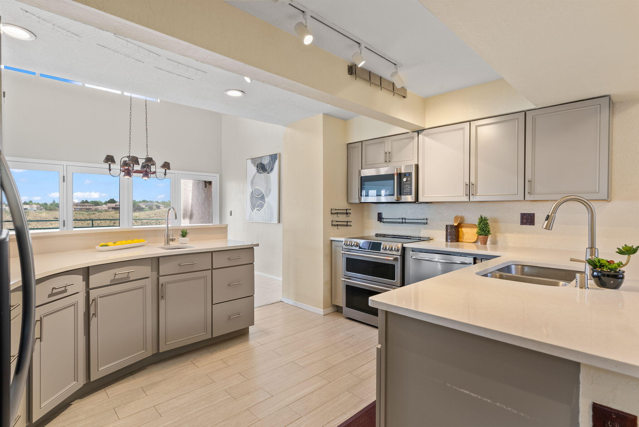 5177 GLENWOOD POINTE Lane NE