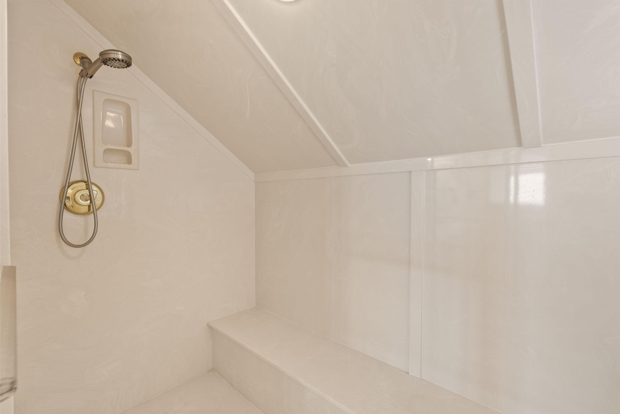 5177 GLENWOOD POINTE Lane NE