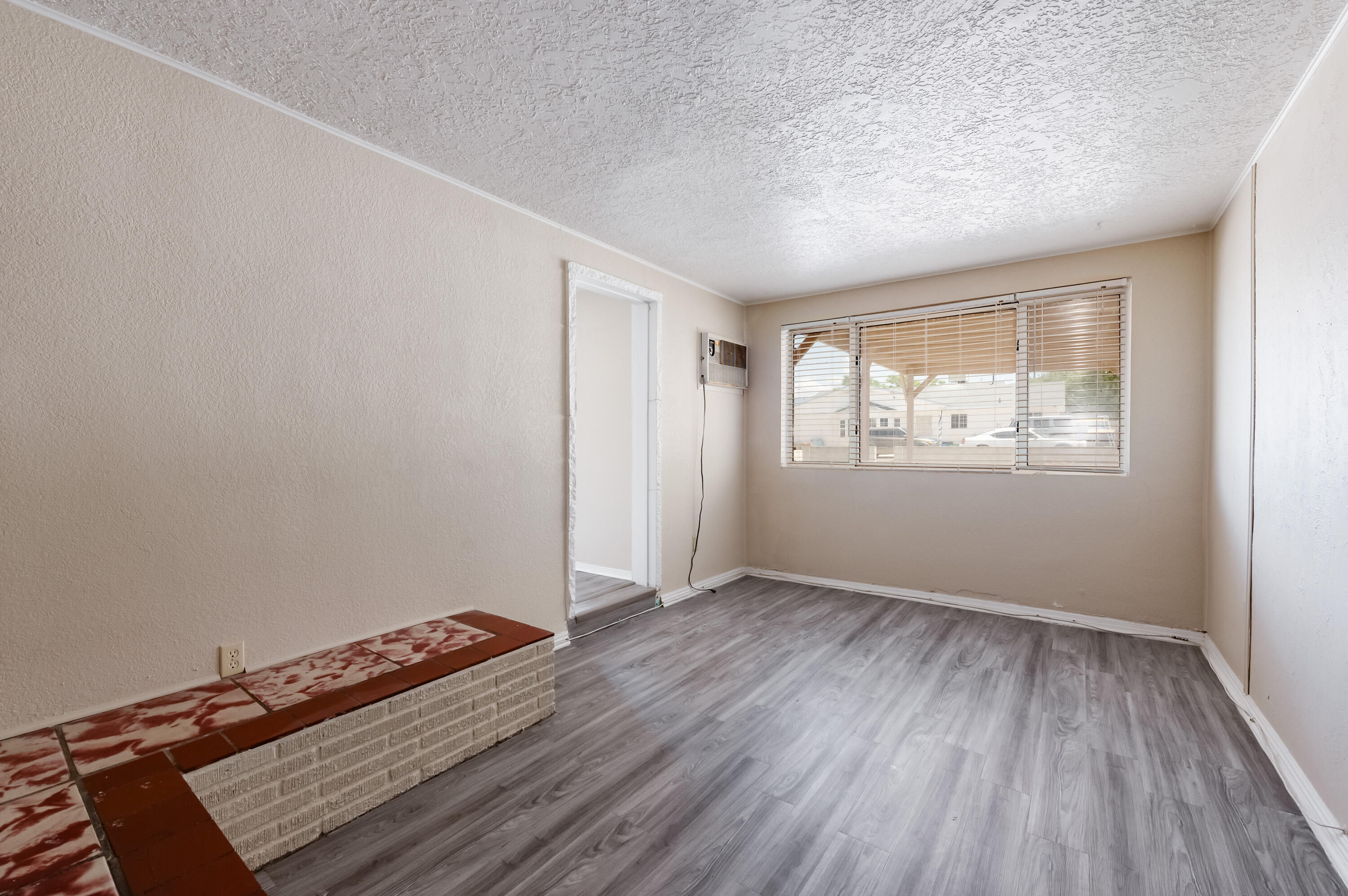 3413 CARDENAS Drive NE