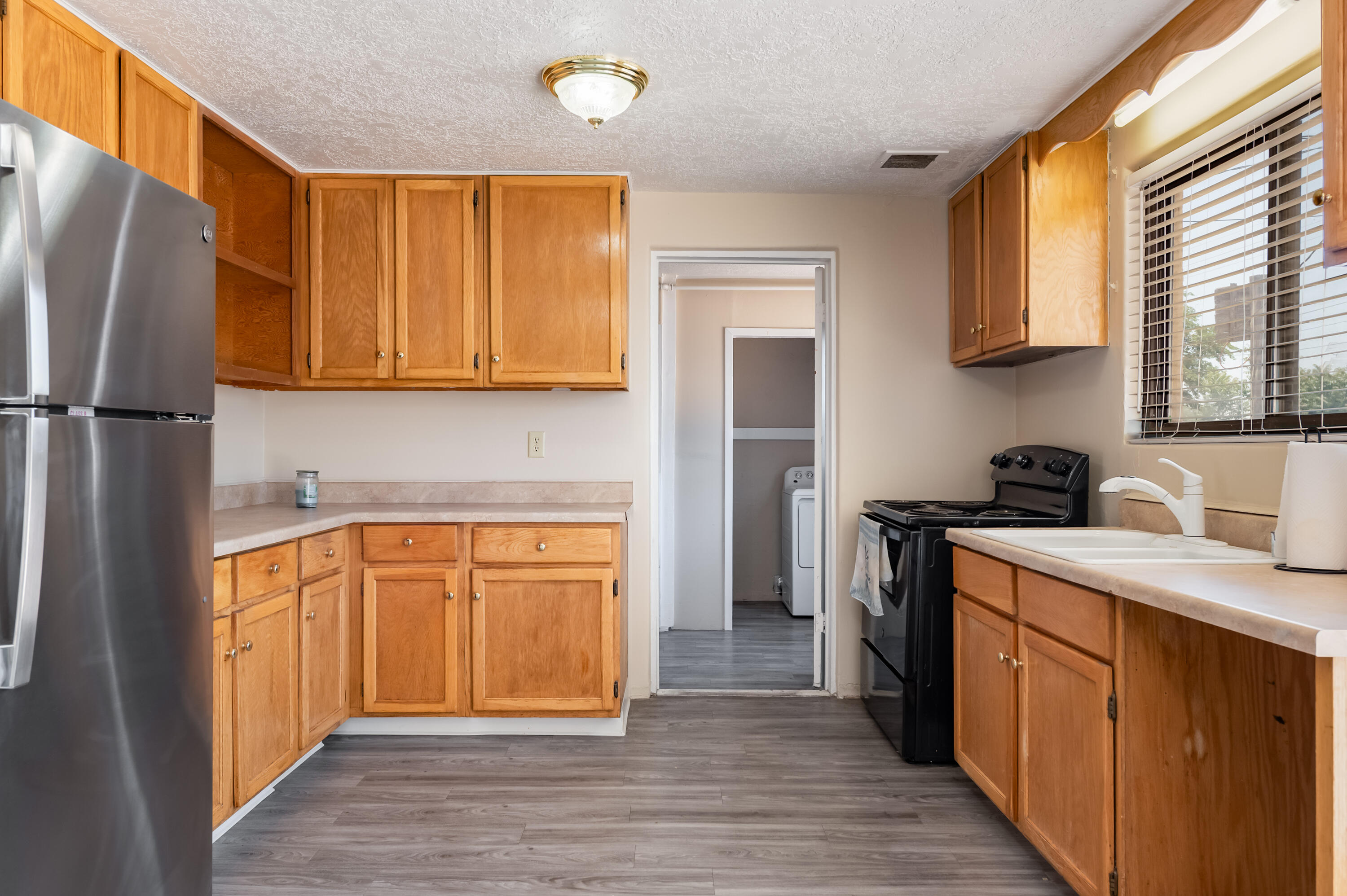 3413 CARDENAS Drive NE