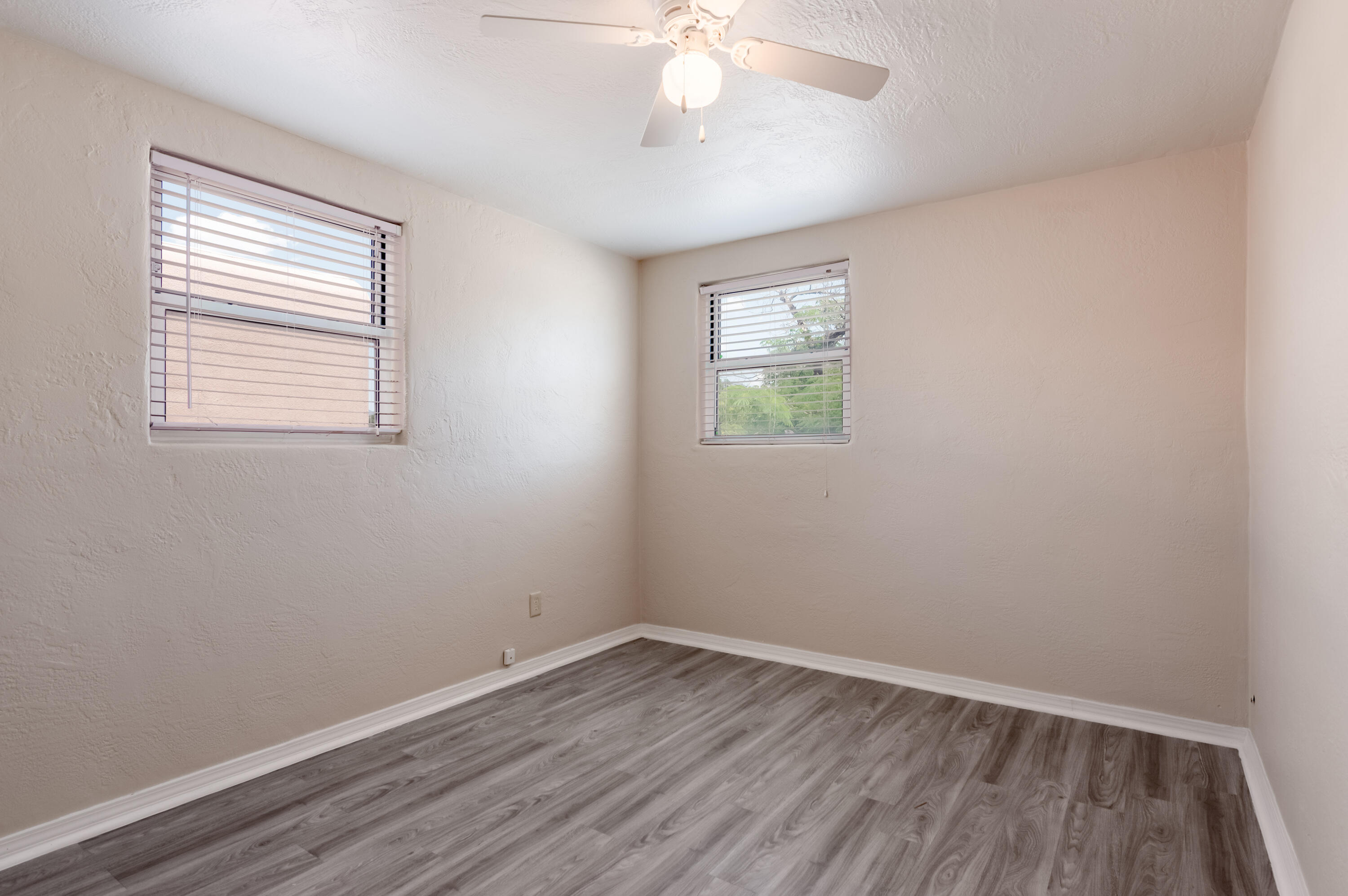 3413 CARDENAS Drive NE