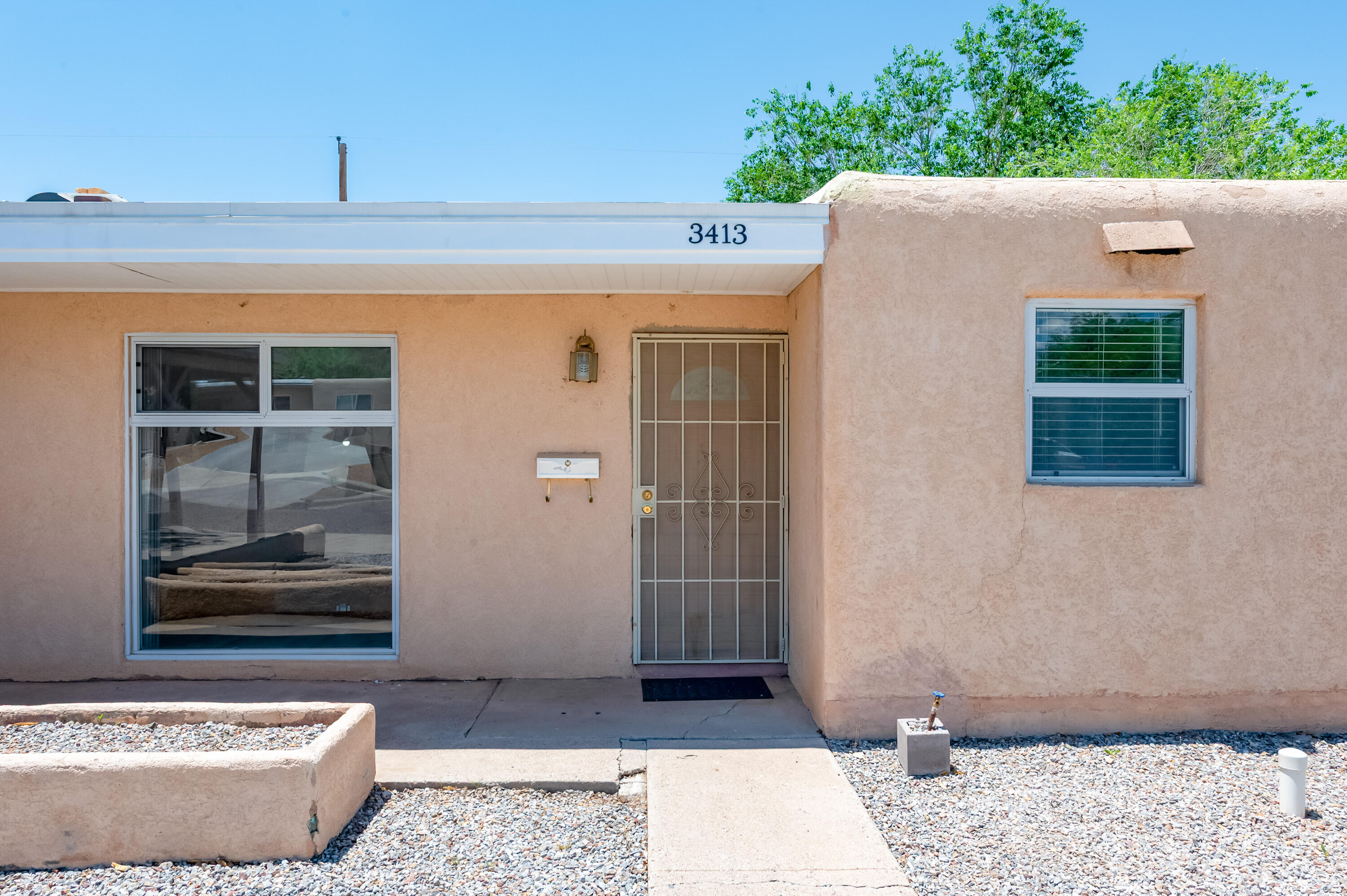 3413 CARDENAS Drive NE