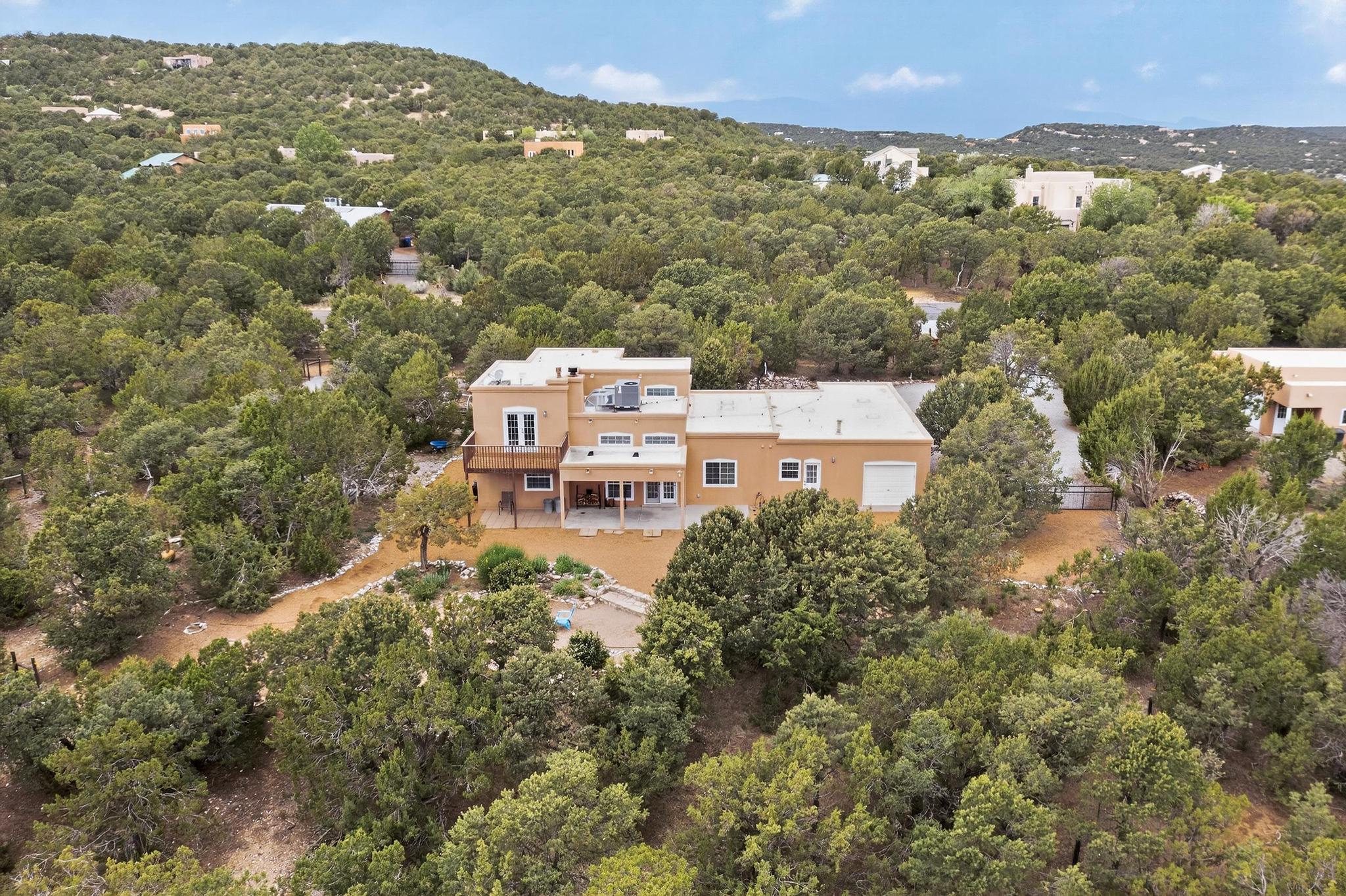 6 WESTERN SADDLE Drive