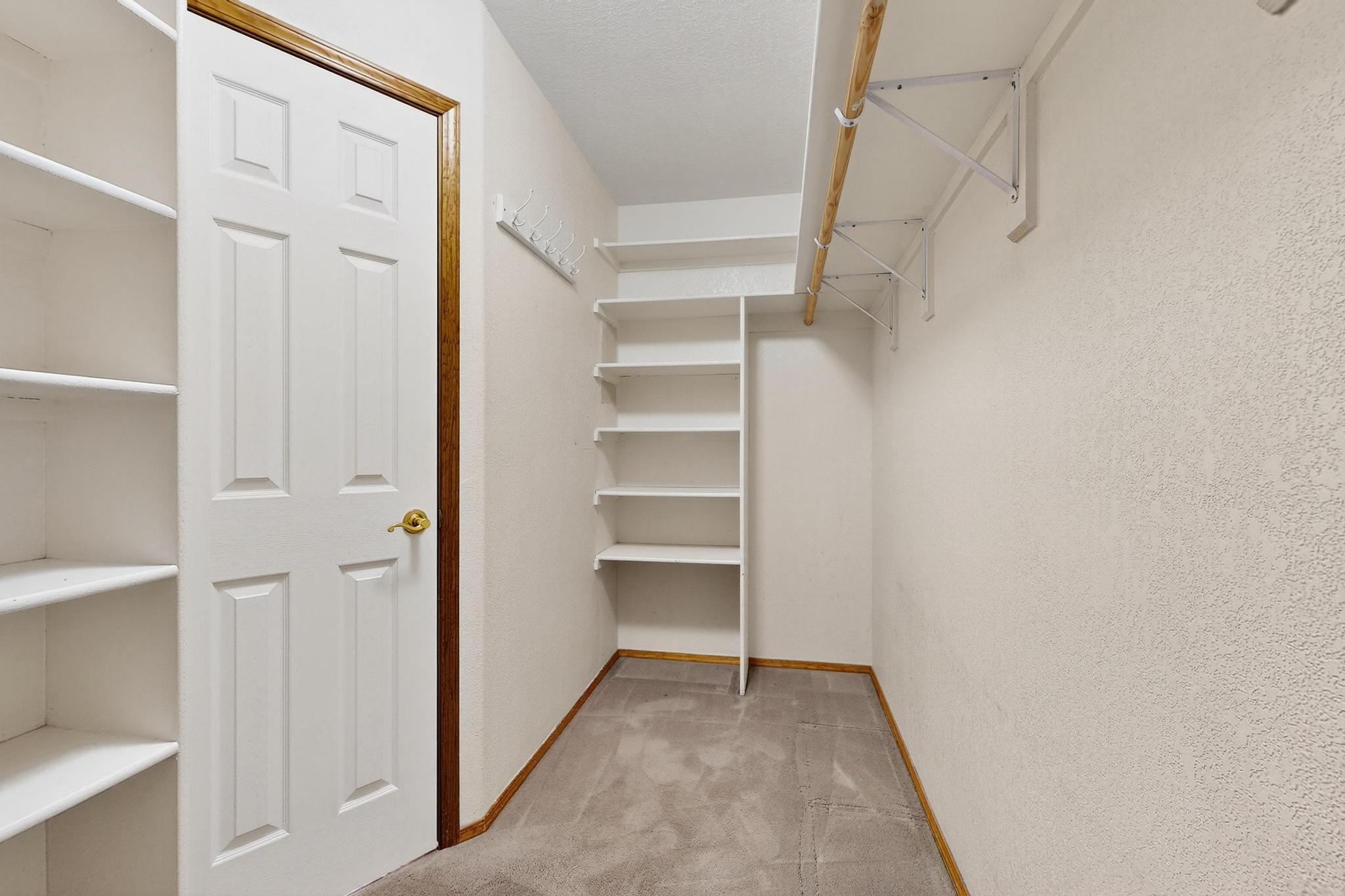 6 WESTERN SADDLE Drive