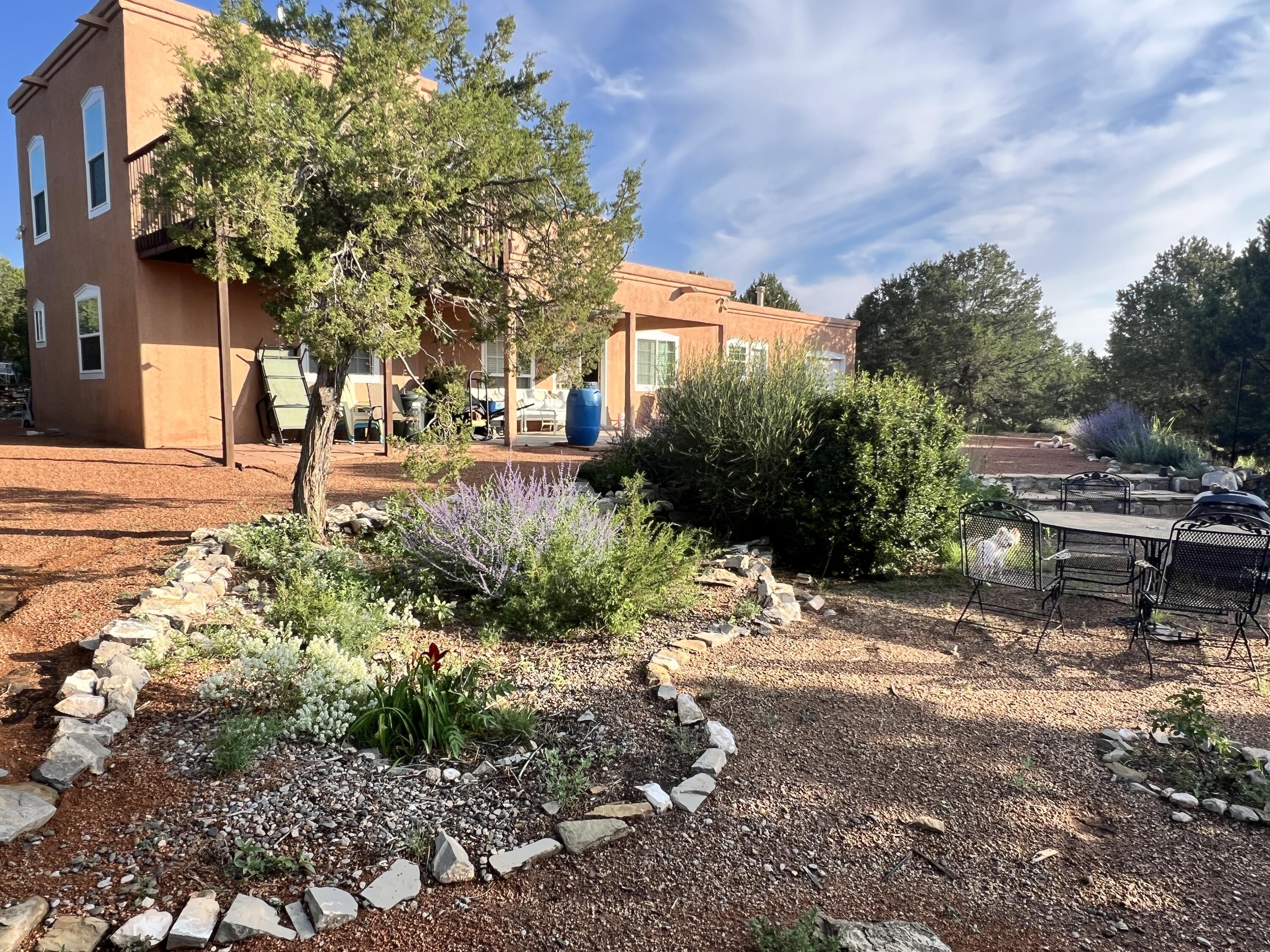 6 WESTERN SADDLE Drive