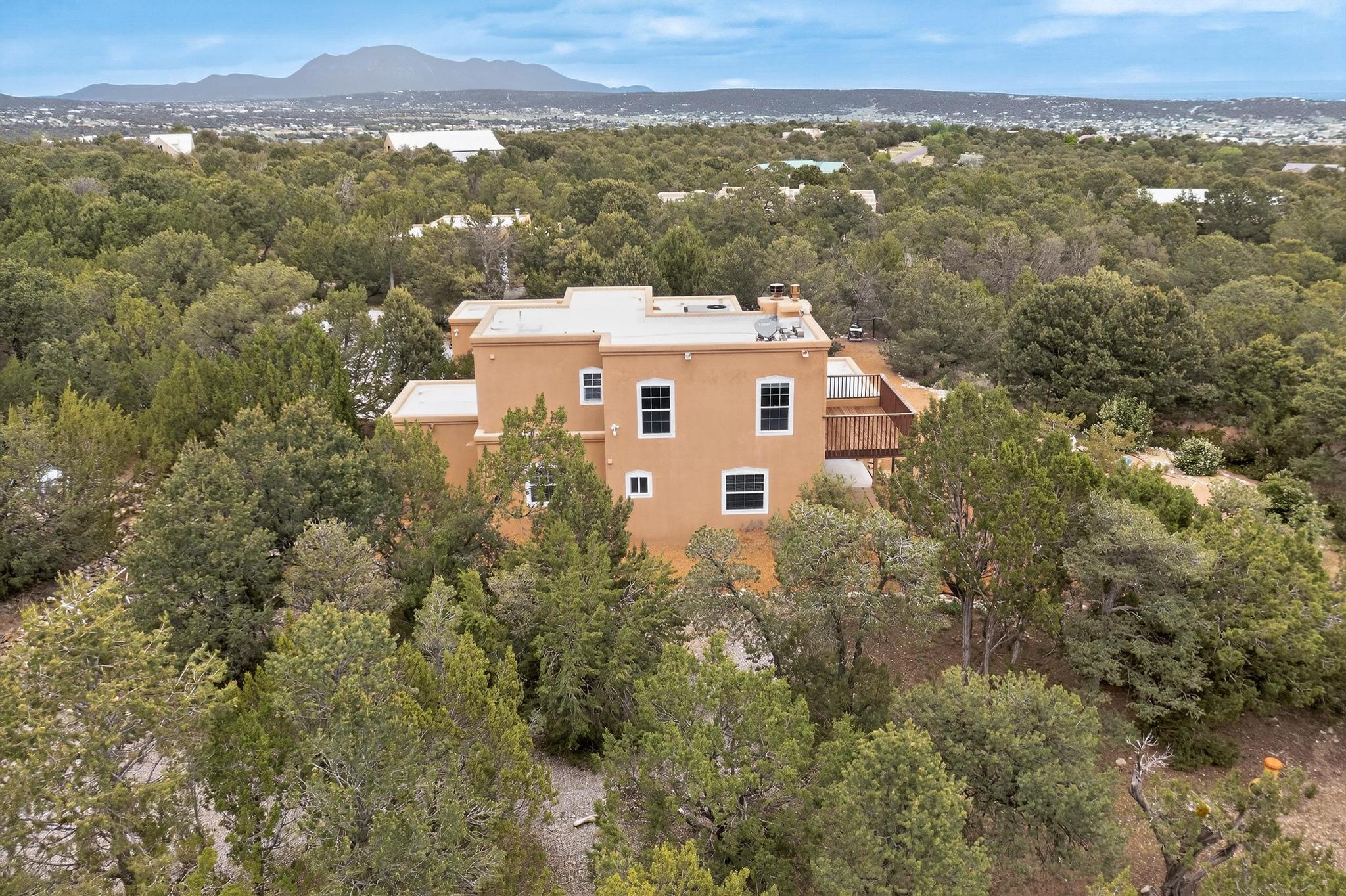 6 WESTERN SADDLE Drive