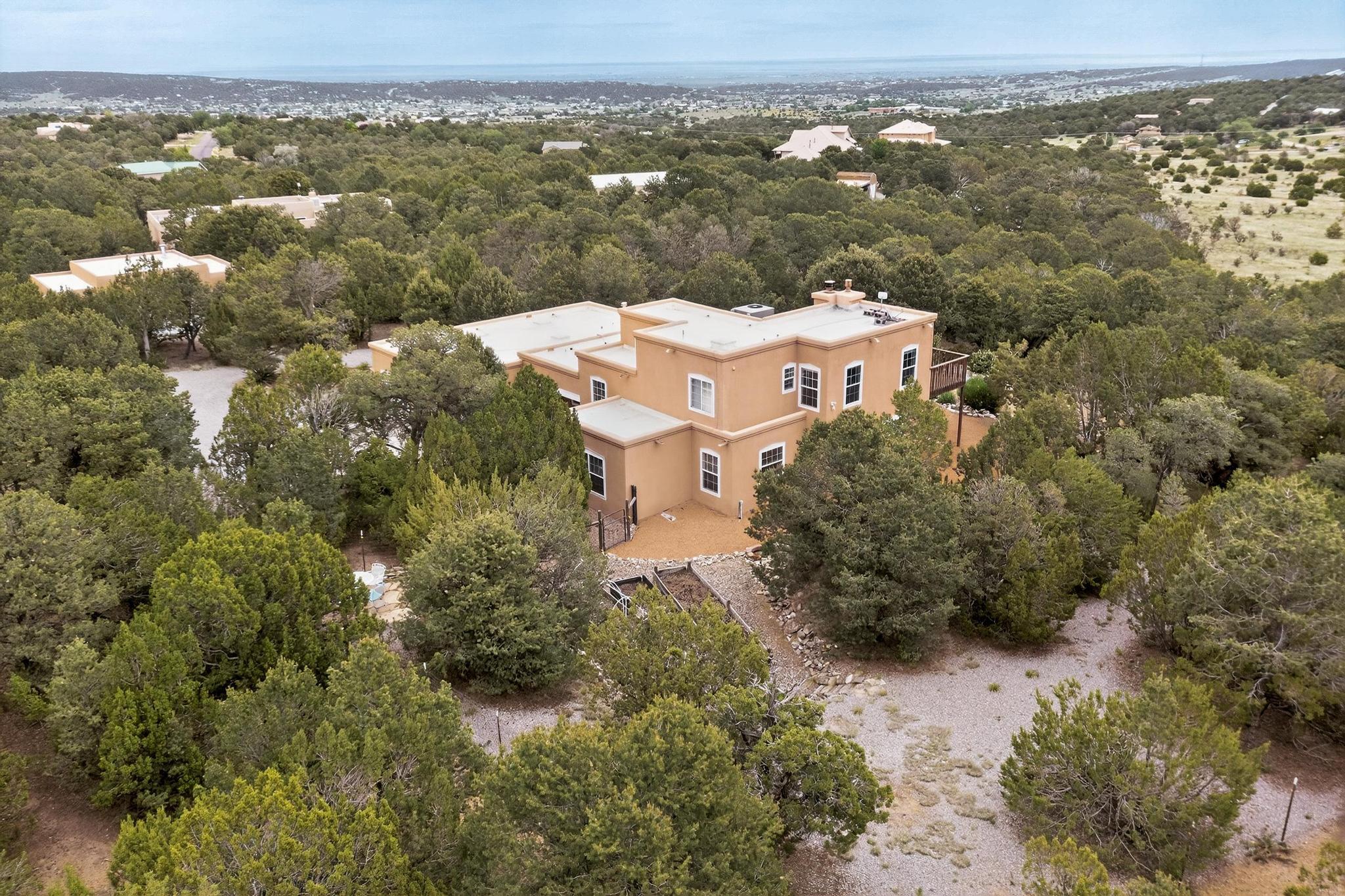 6 WESTERN SADDLE Drive