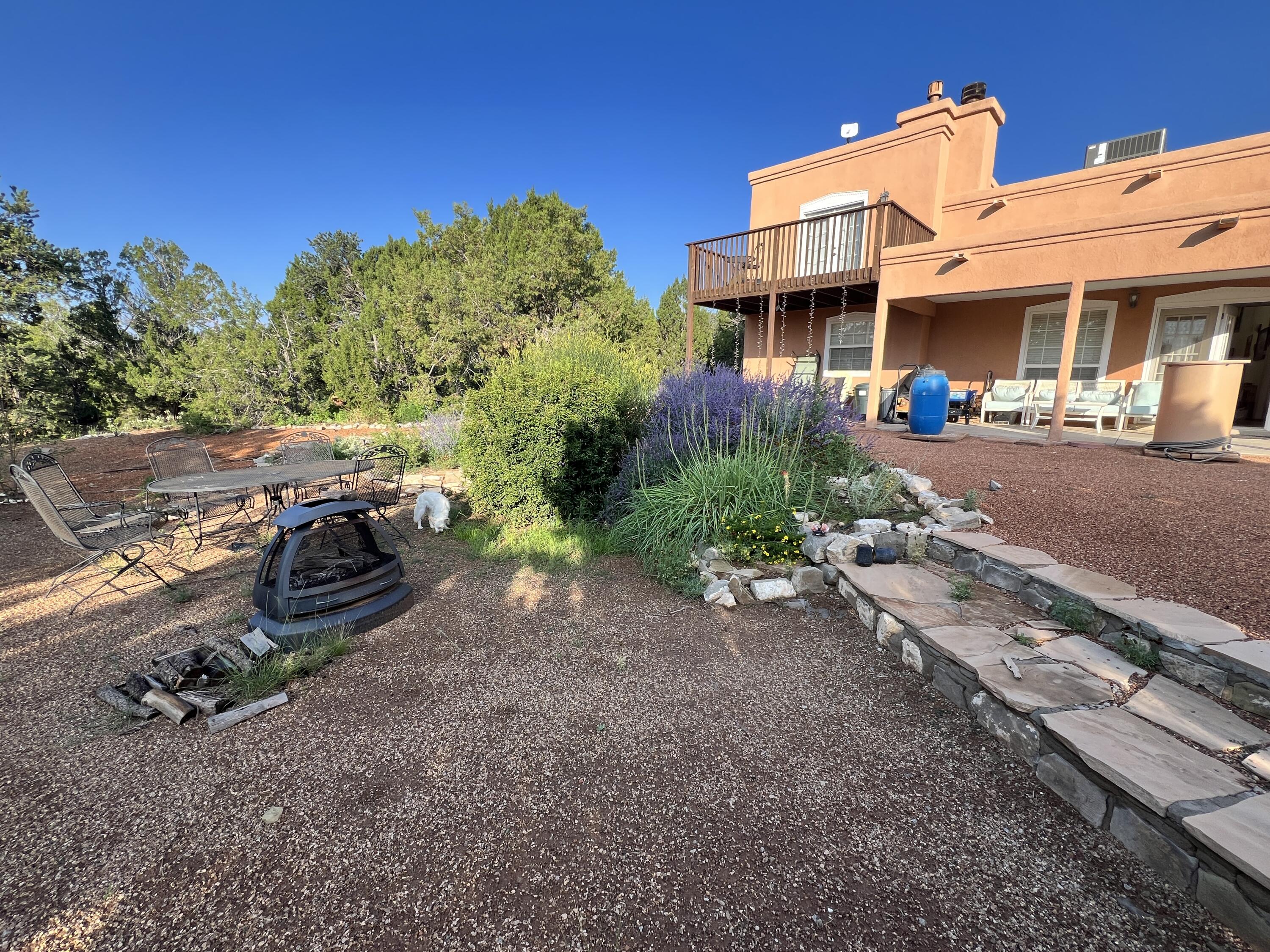 6 WESTERN SADDLE Drive