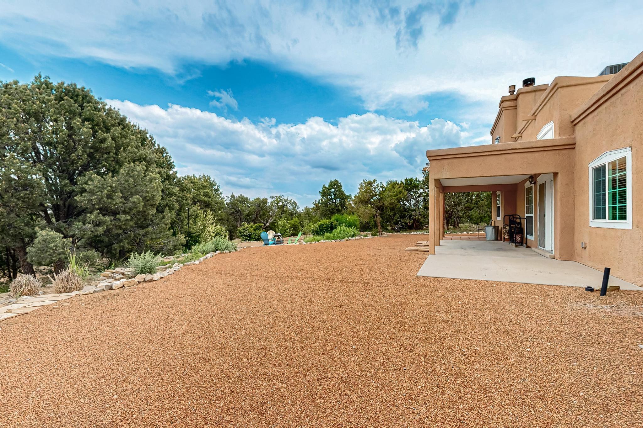 6 WESTERN SADDLE Drive