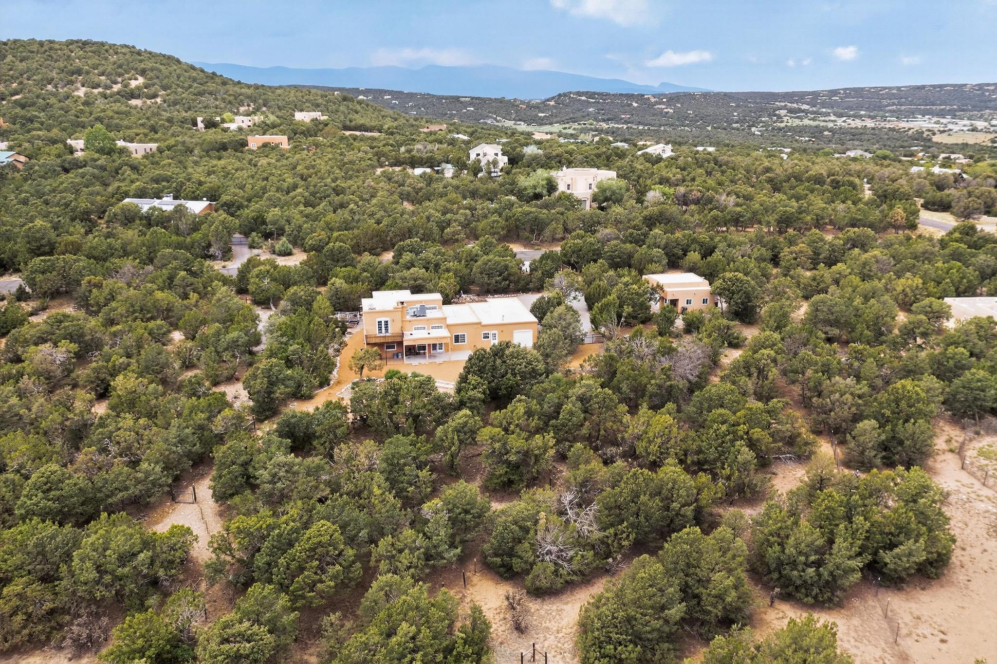 6 WESTERN SADDLE Drive