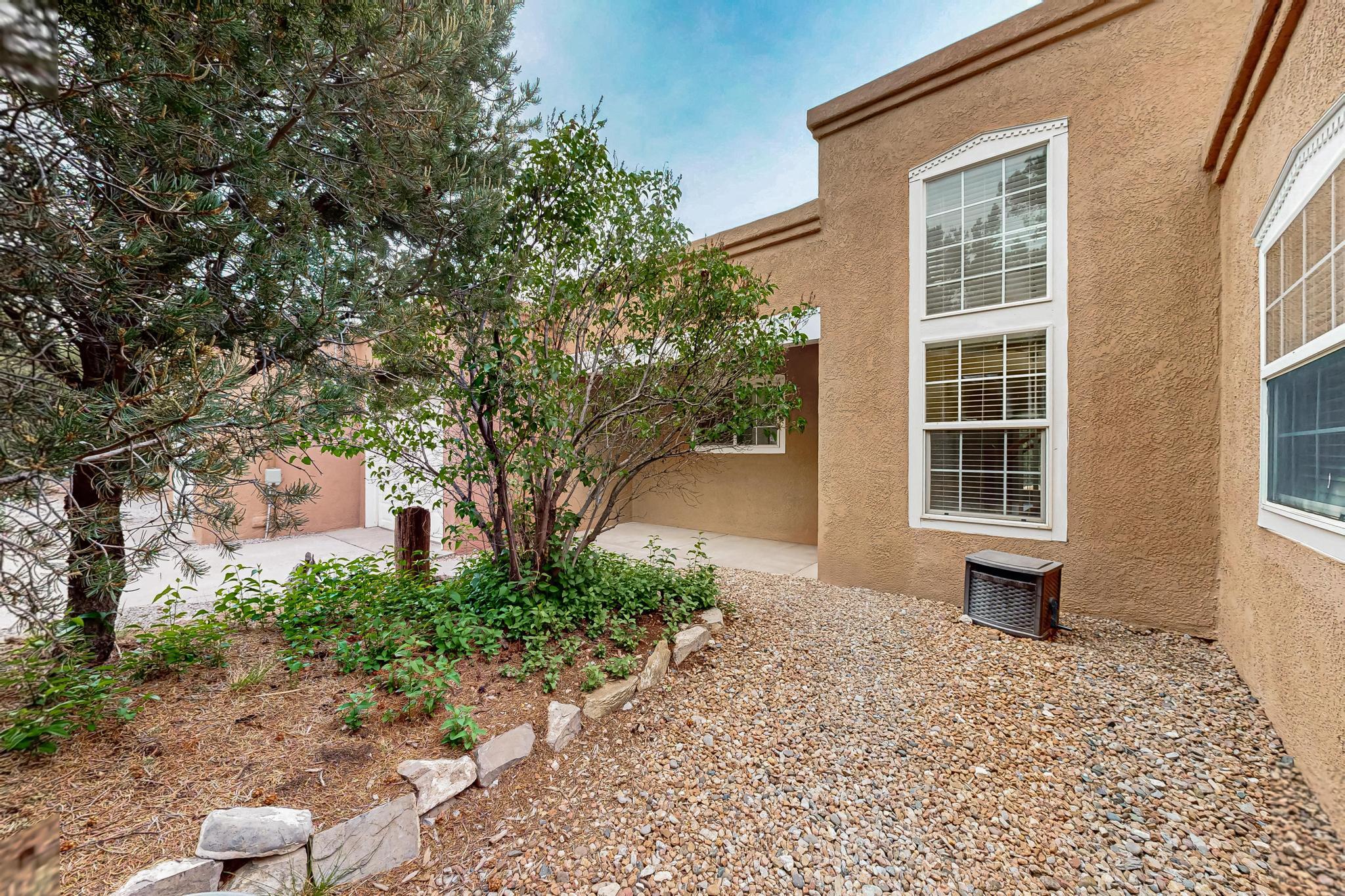 6 WESTERN SADDLE Drive