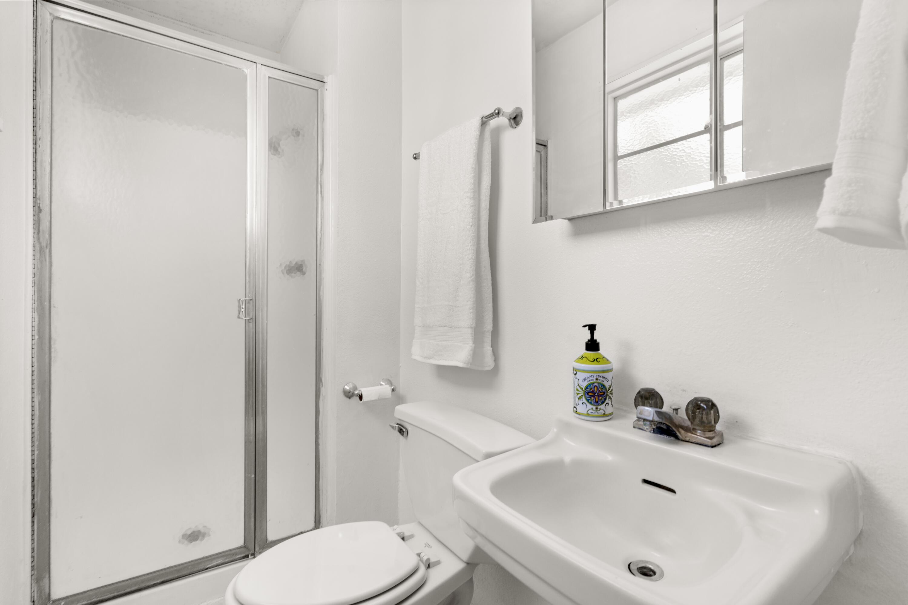 3913 GOODRICH Avenue NE