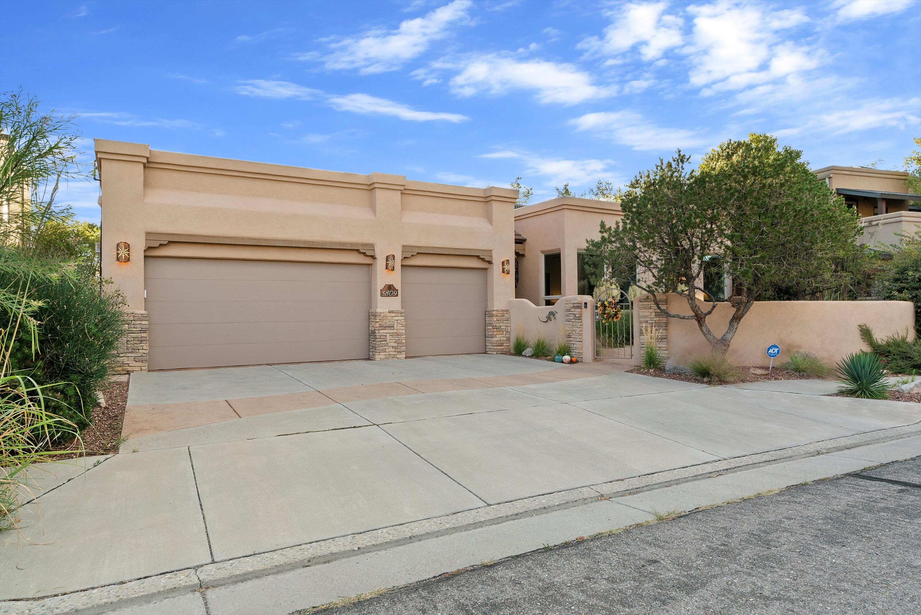 5809 Valerian Place NE