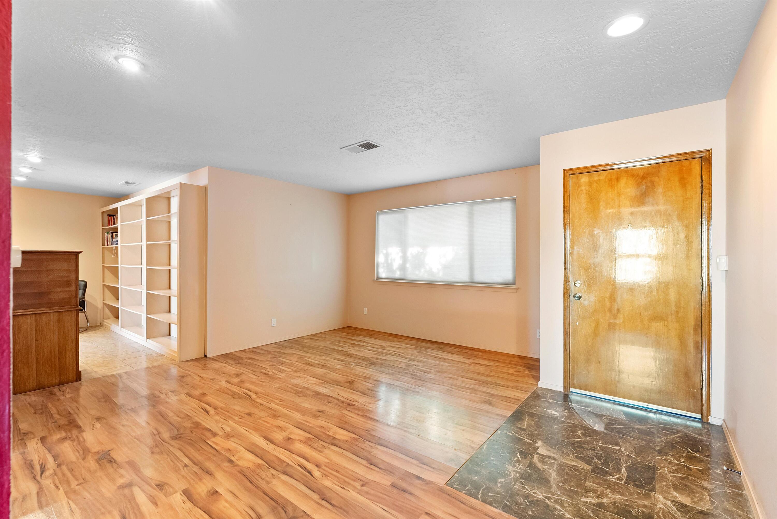 5309 Jessie Drive NE