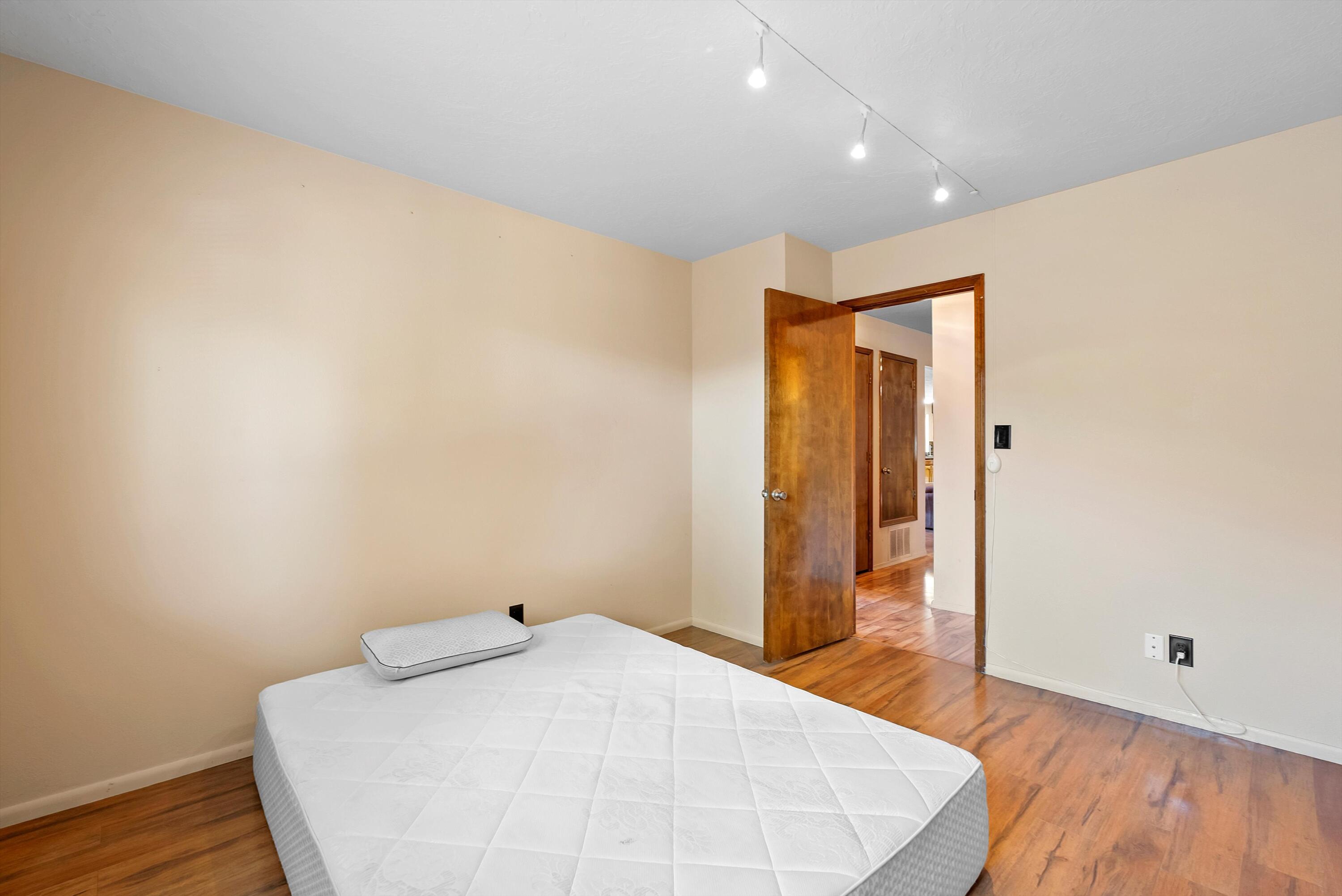 5309 Jessie Drive NE