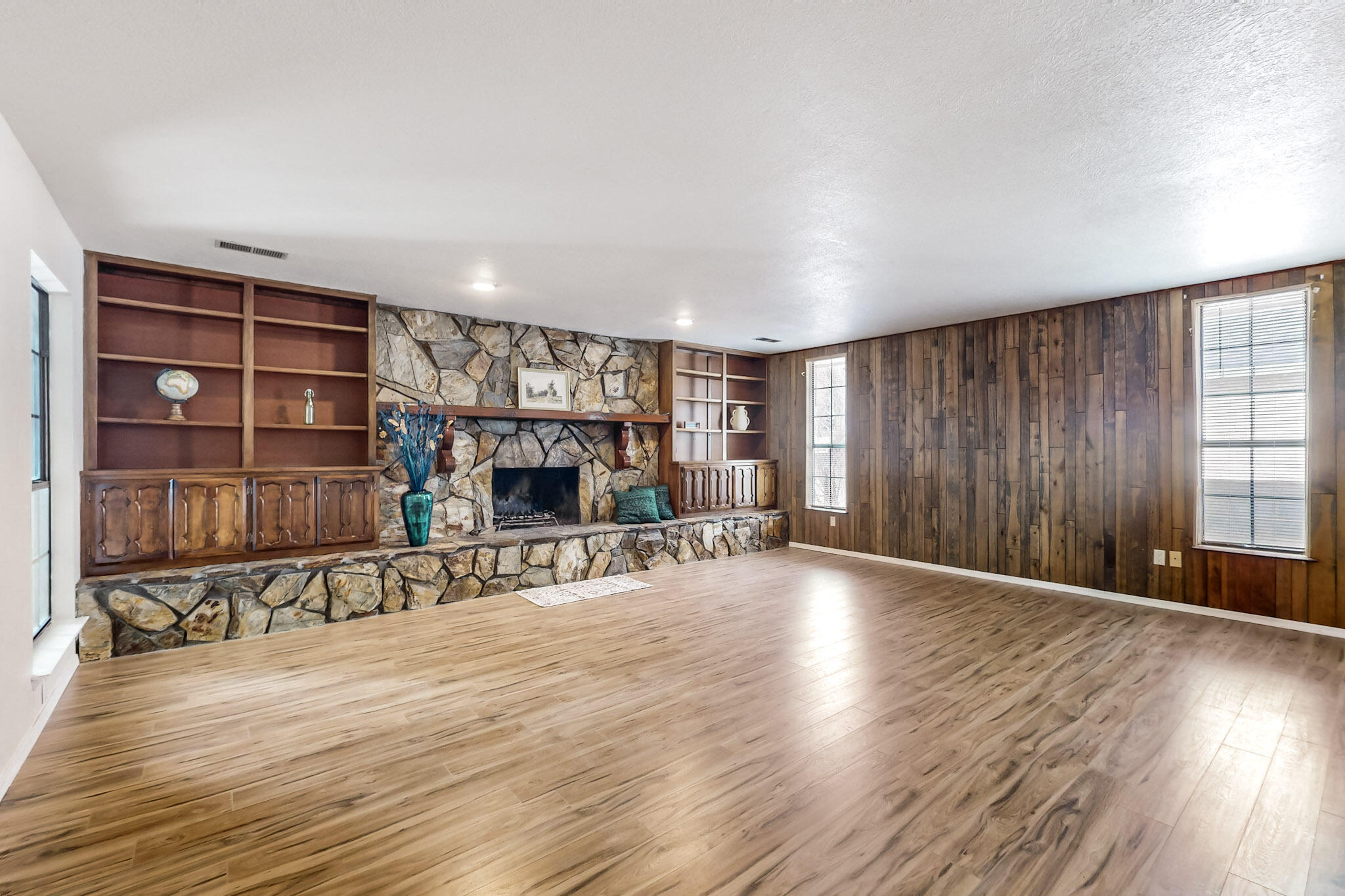 4807 PARSIFAL Street NE