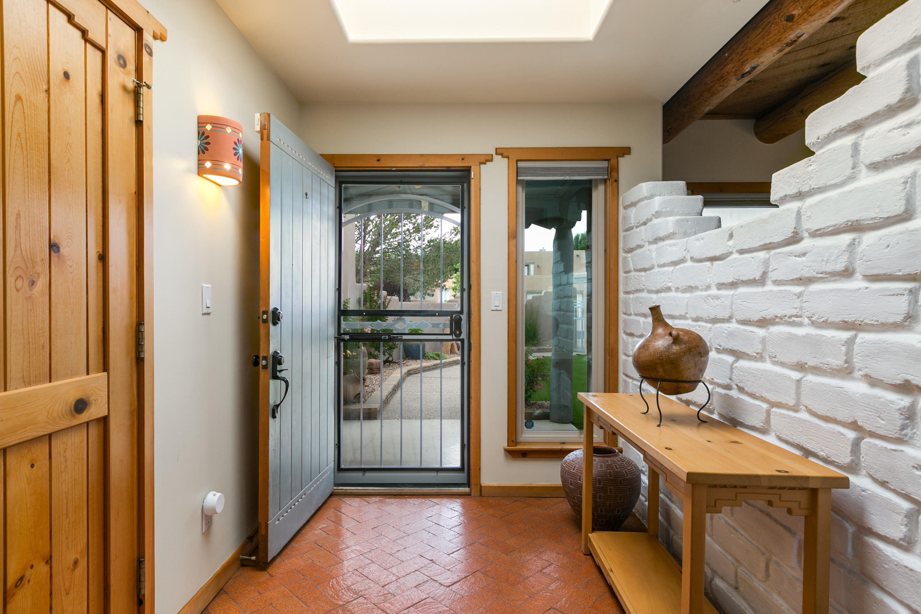 6816 TAMARISK Place NW