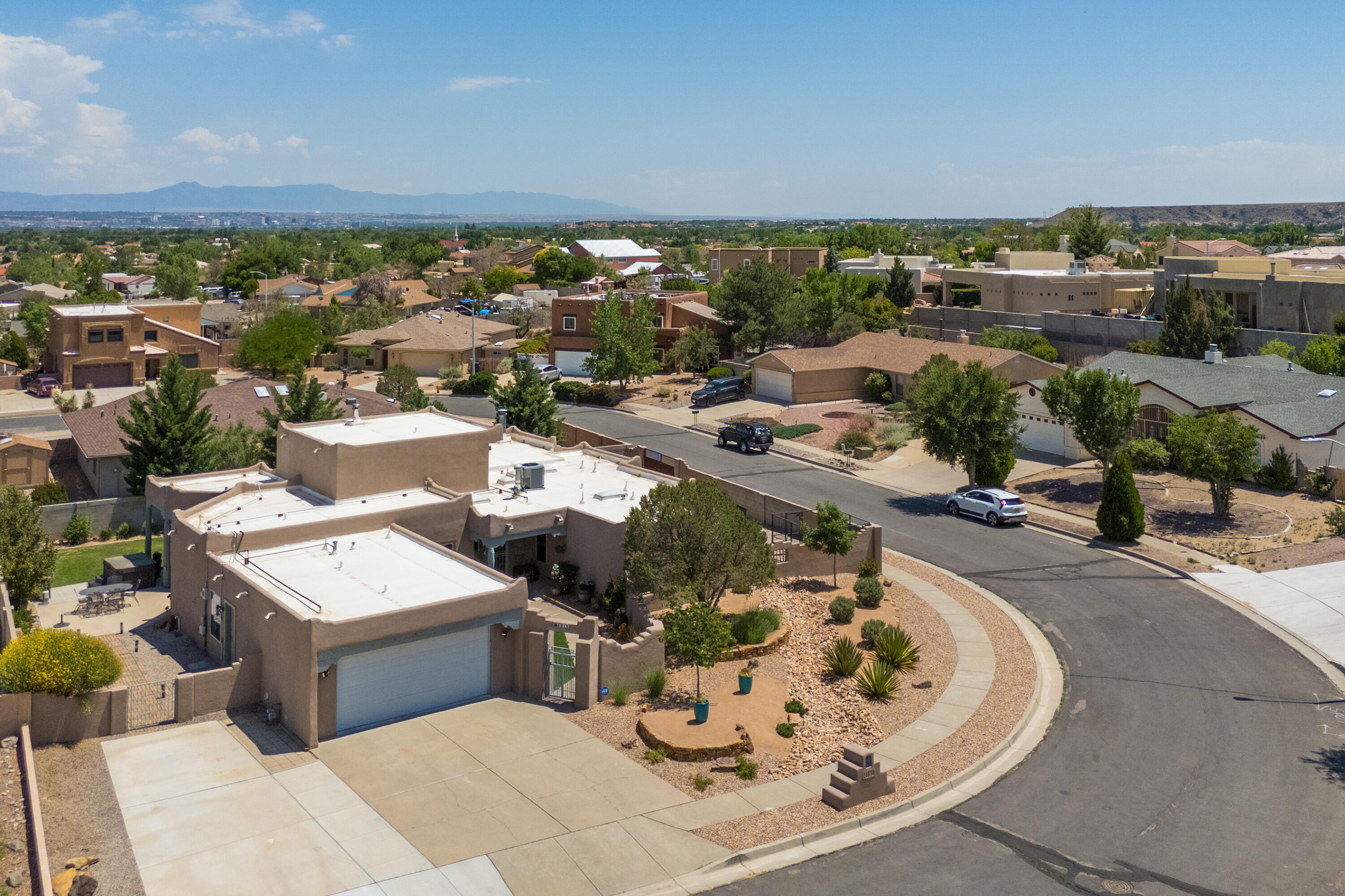 6816 TAMARISK Place NW