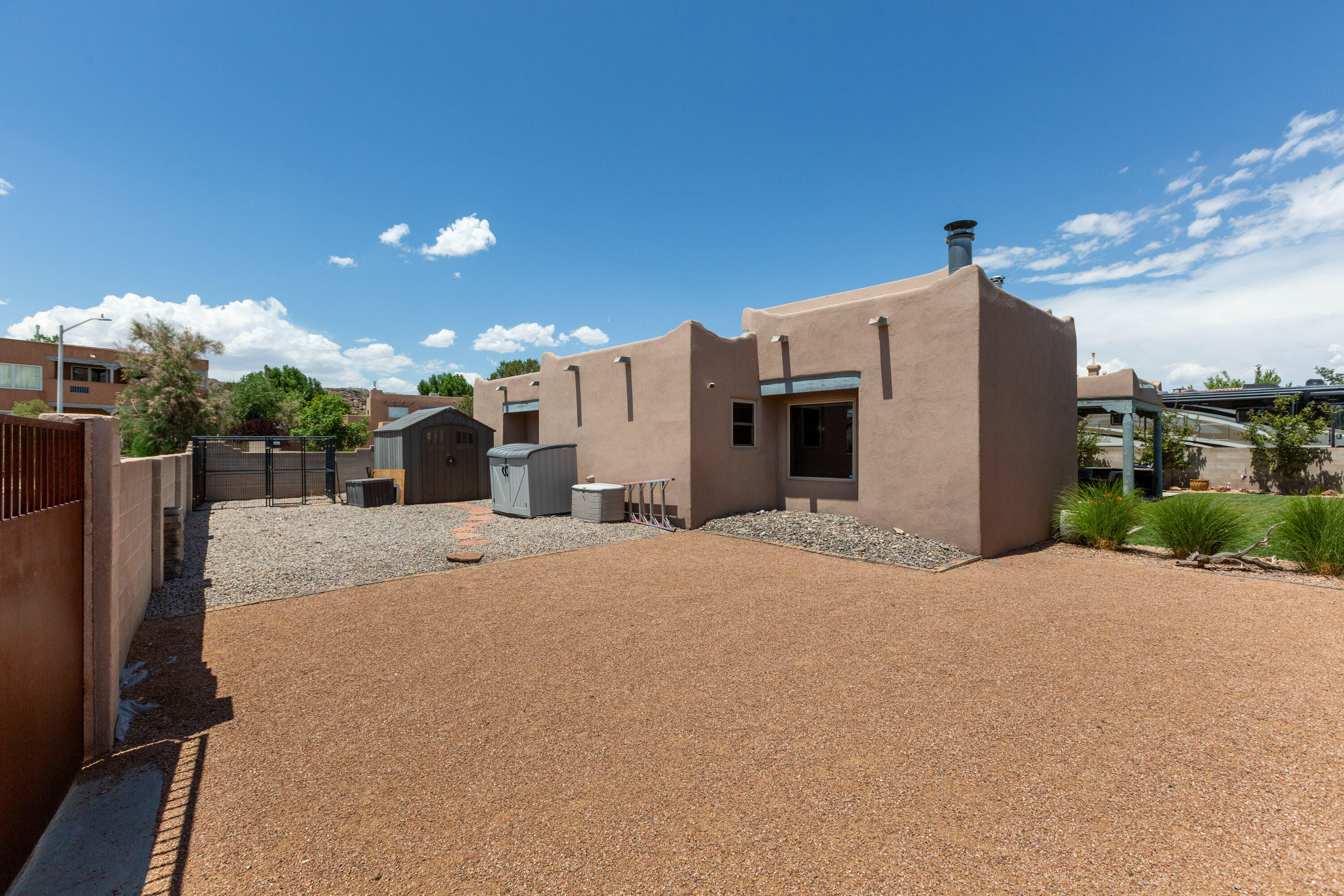 6816 TAMARISK Place NW