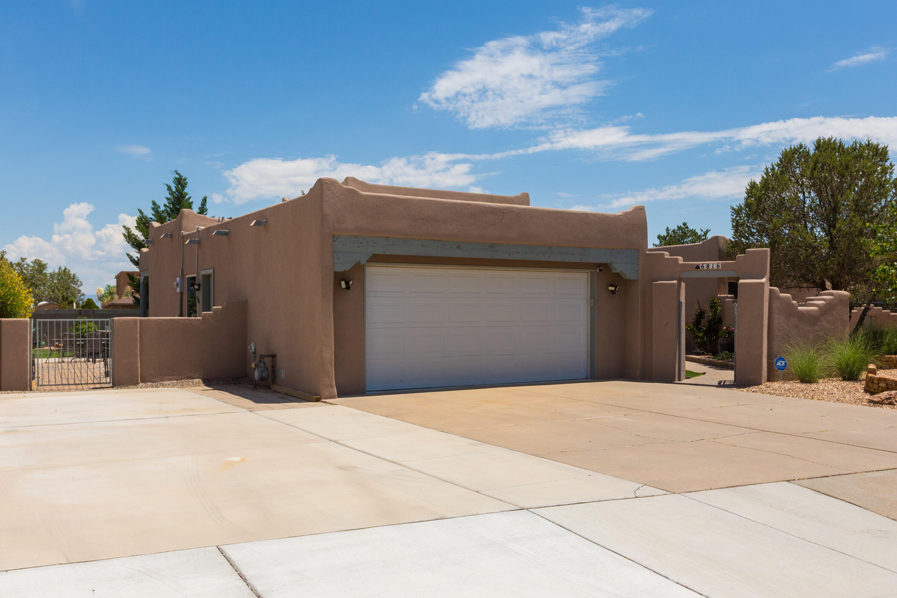 6816 TAMARISK Place NW