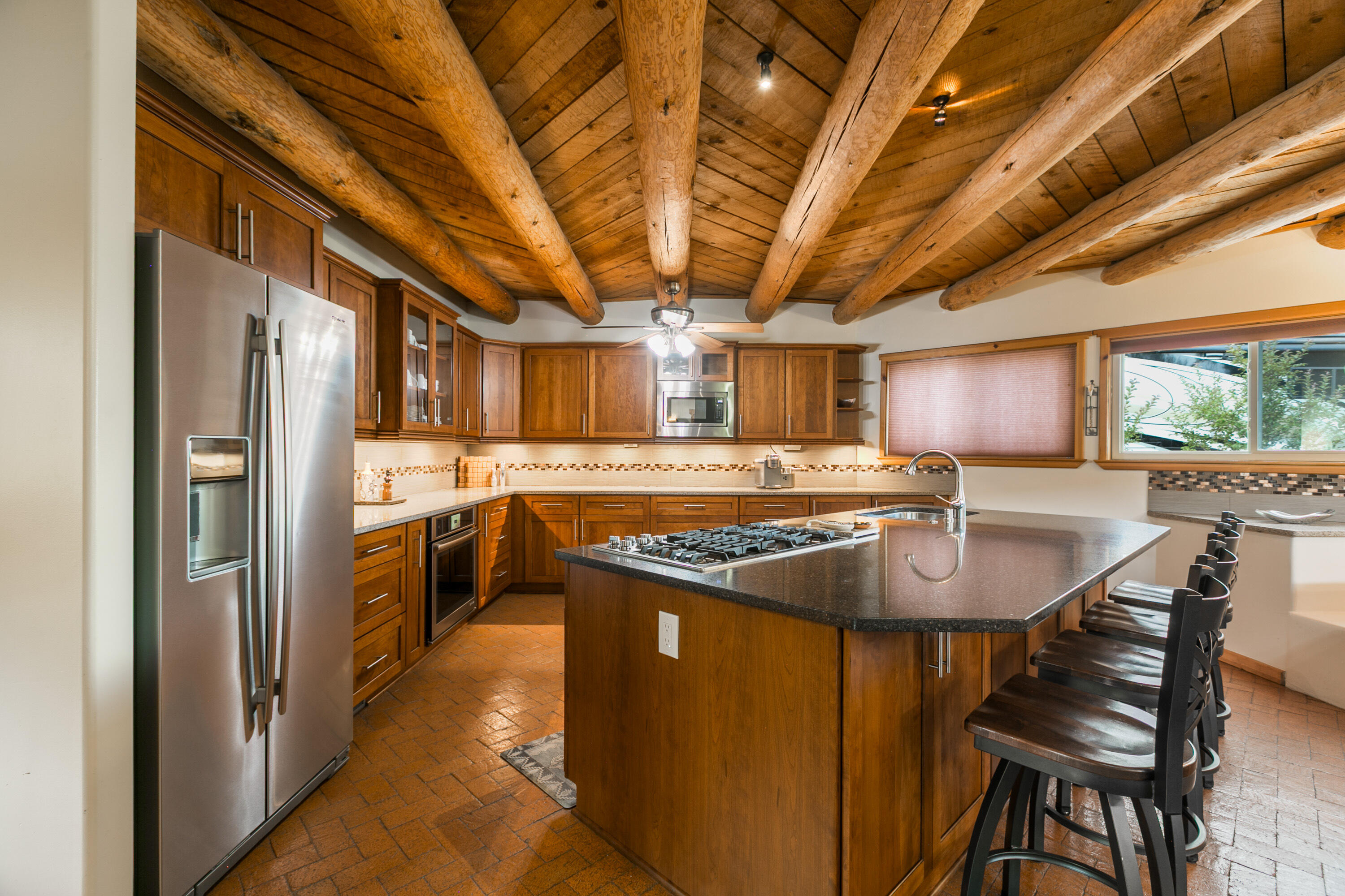 6816 TAMARISK Place NW