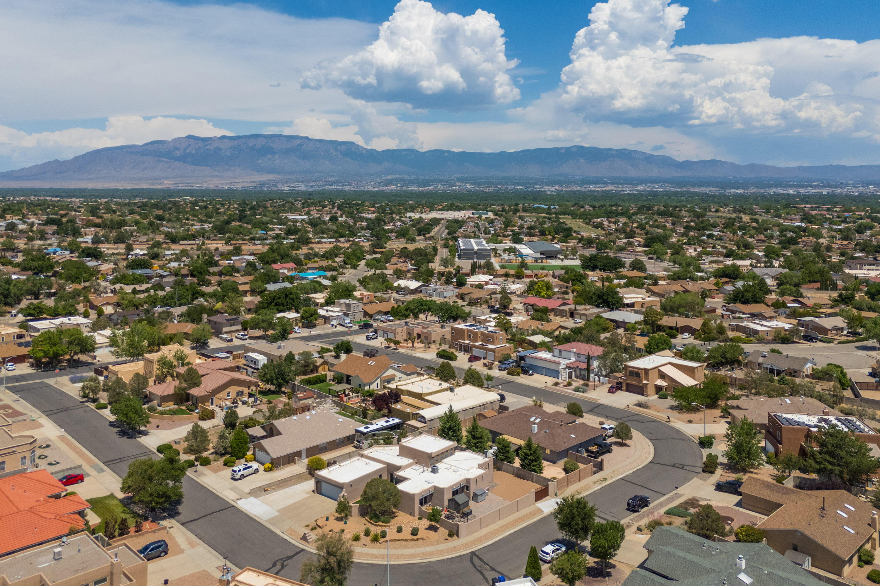 6816 TAMARISK Place NW