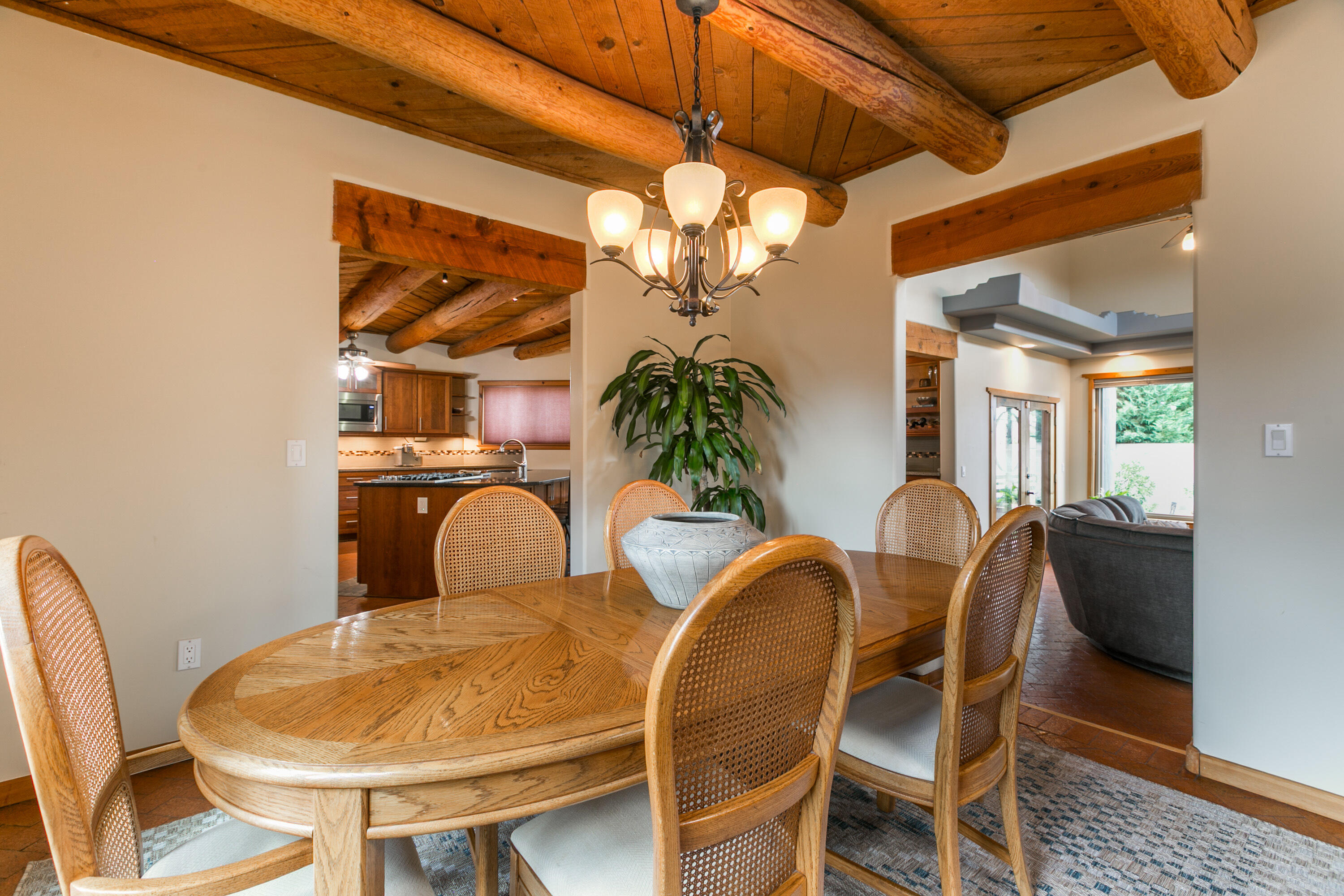 6816 TAMARISK Place NW