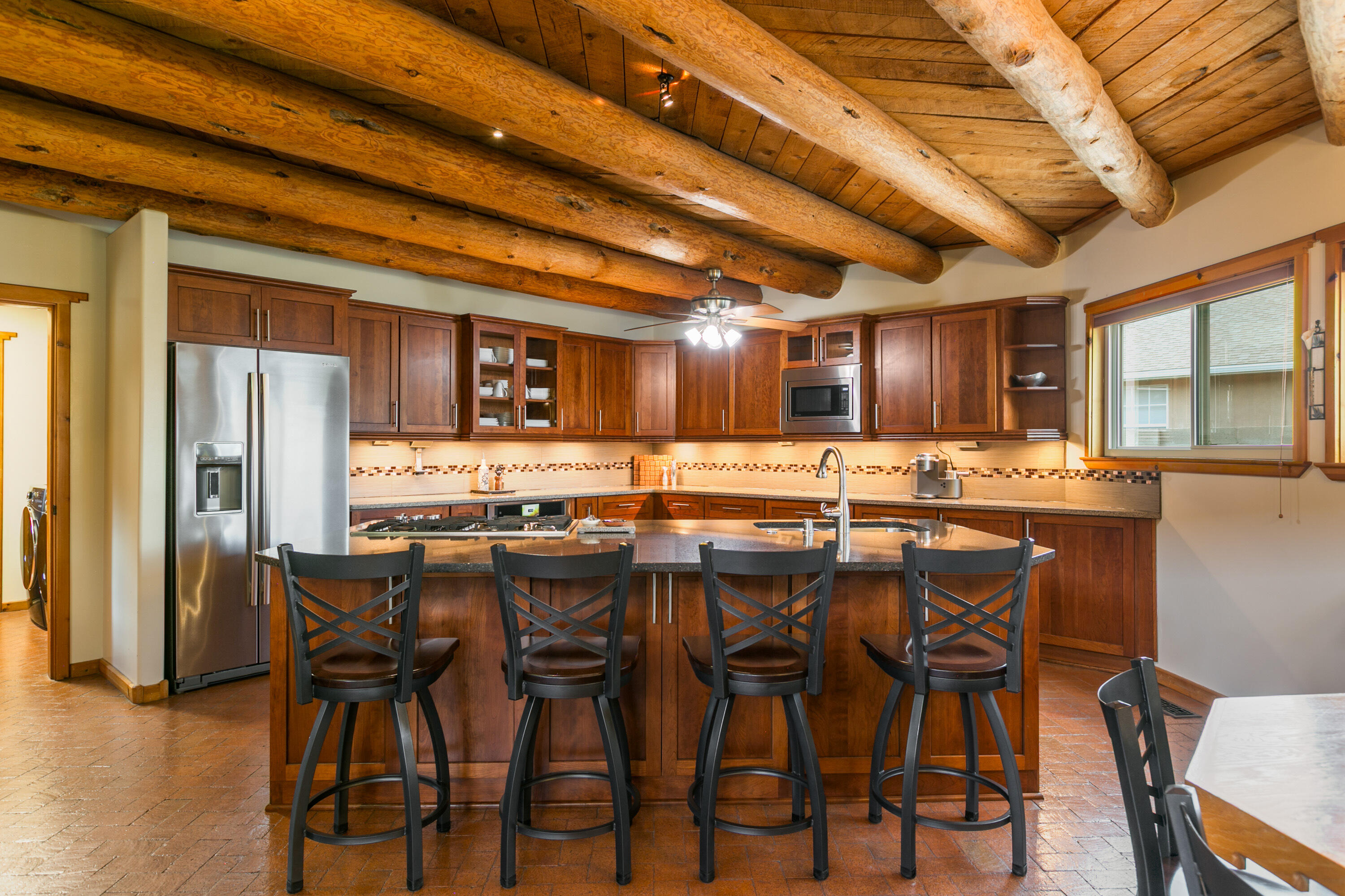 6816 TAMARISK Place NW