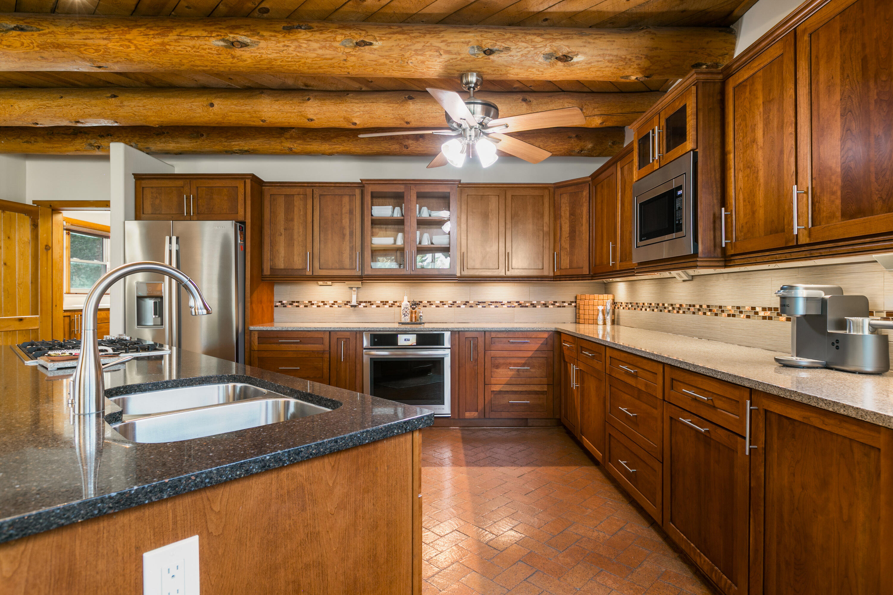 6816 TAMARISK Place NW