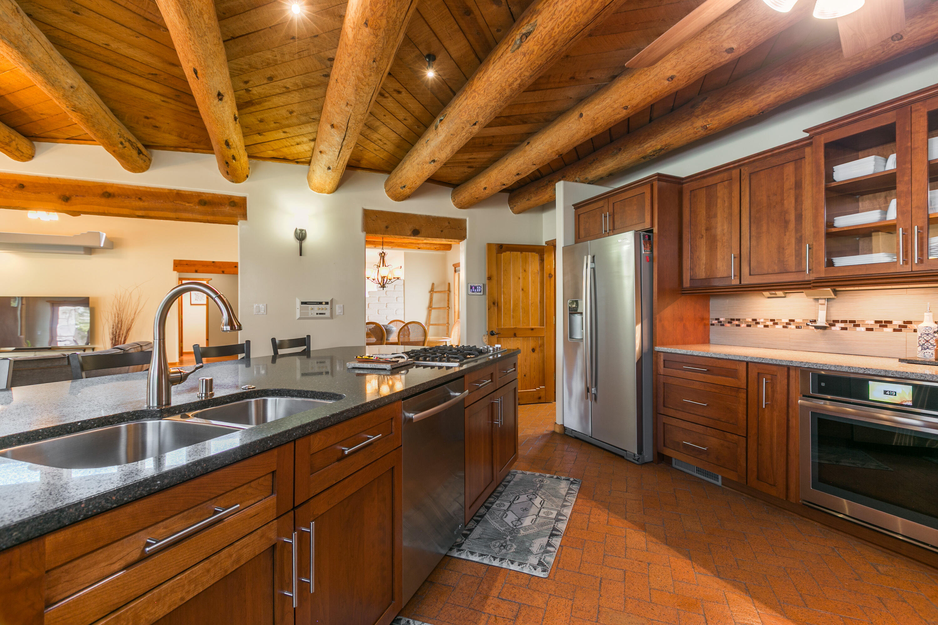 6816 TAMARISK Place NW