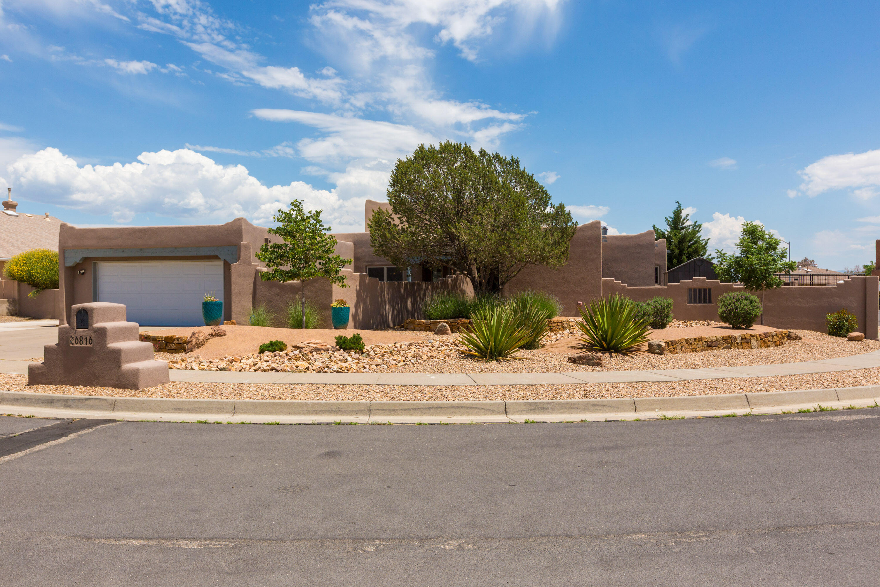 6816 TAMARISK Place NW