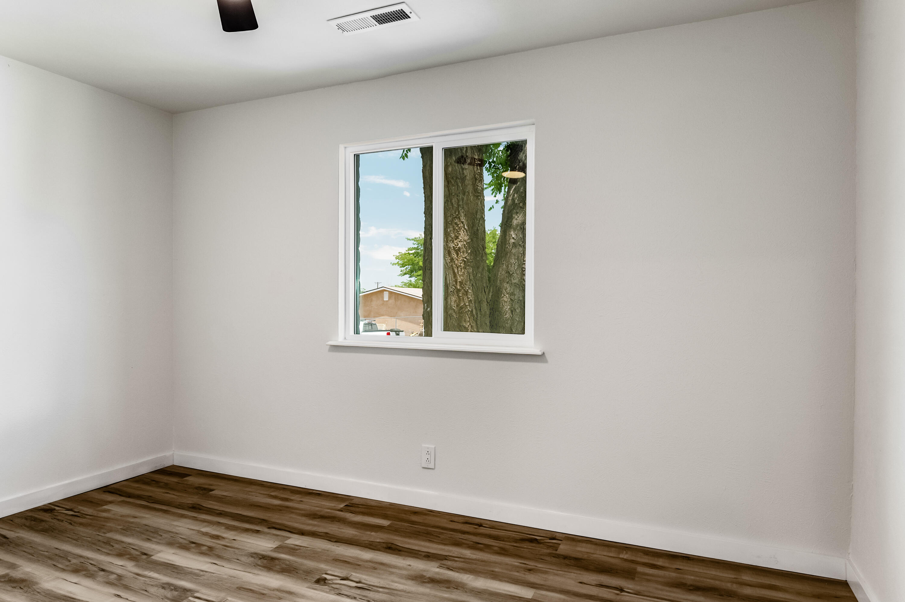 12008 MORROW Avenue NE