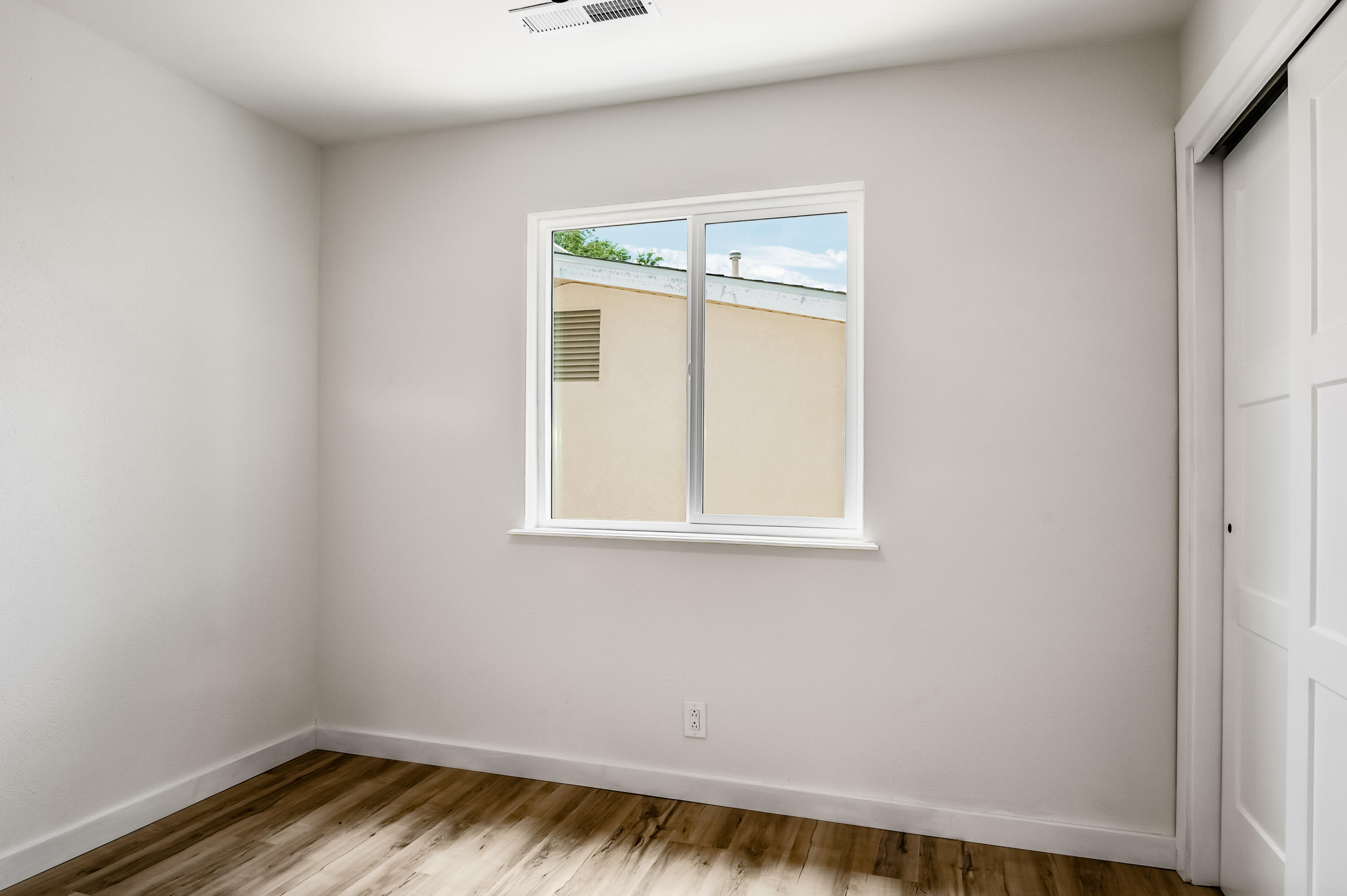 12008 MORROW Avenue NE