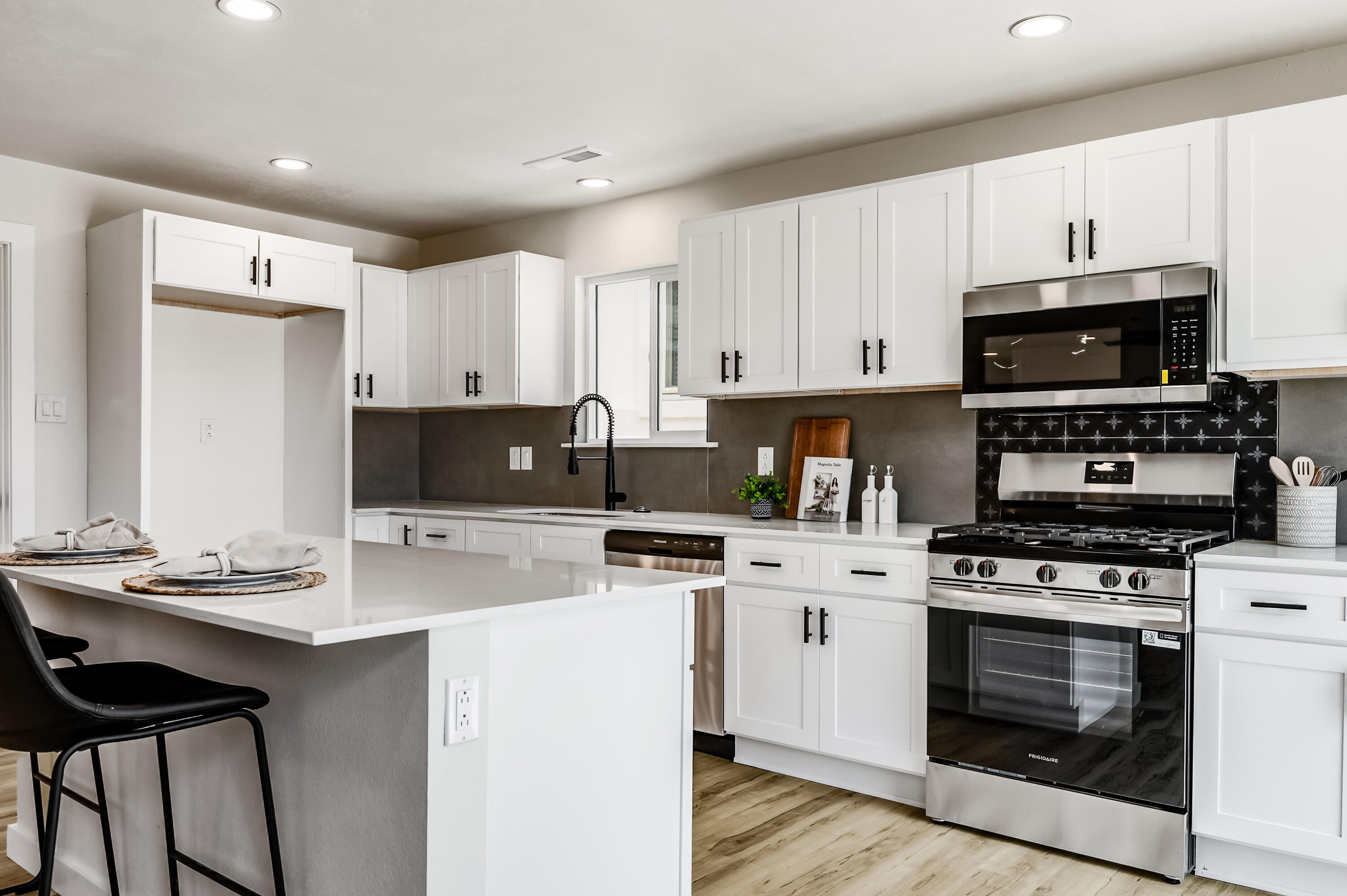 12008 MORROW Avenue NE