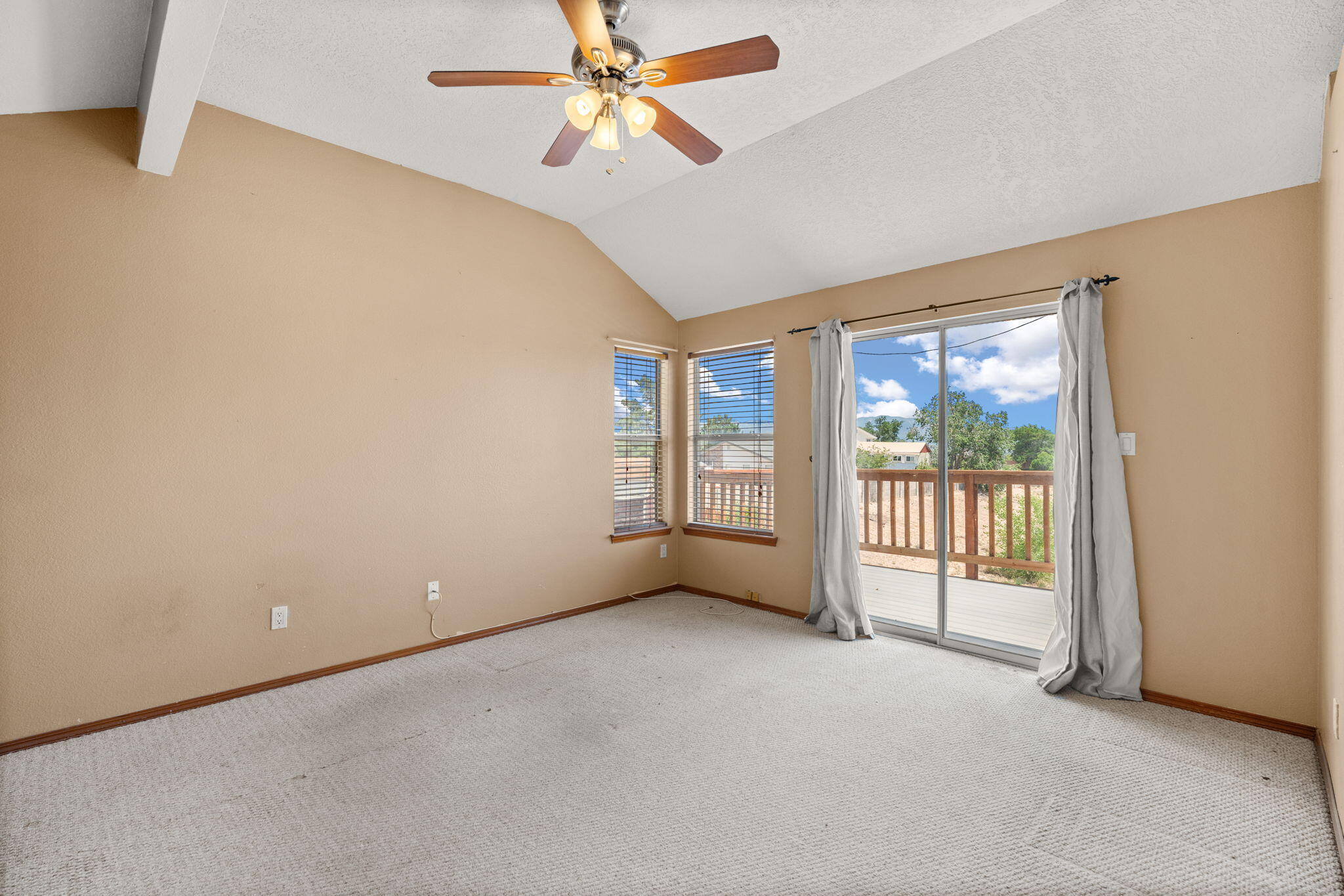 7104 SUNROSE Drive NW