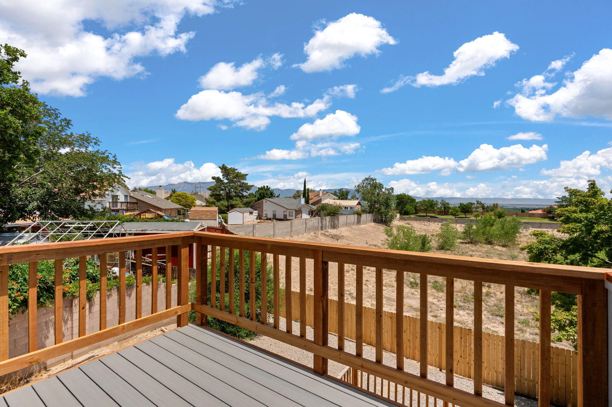 7104 SUNROSE Drive NW