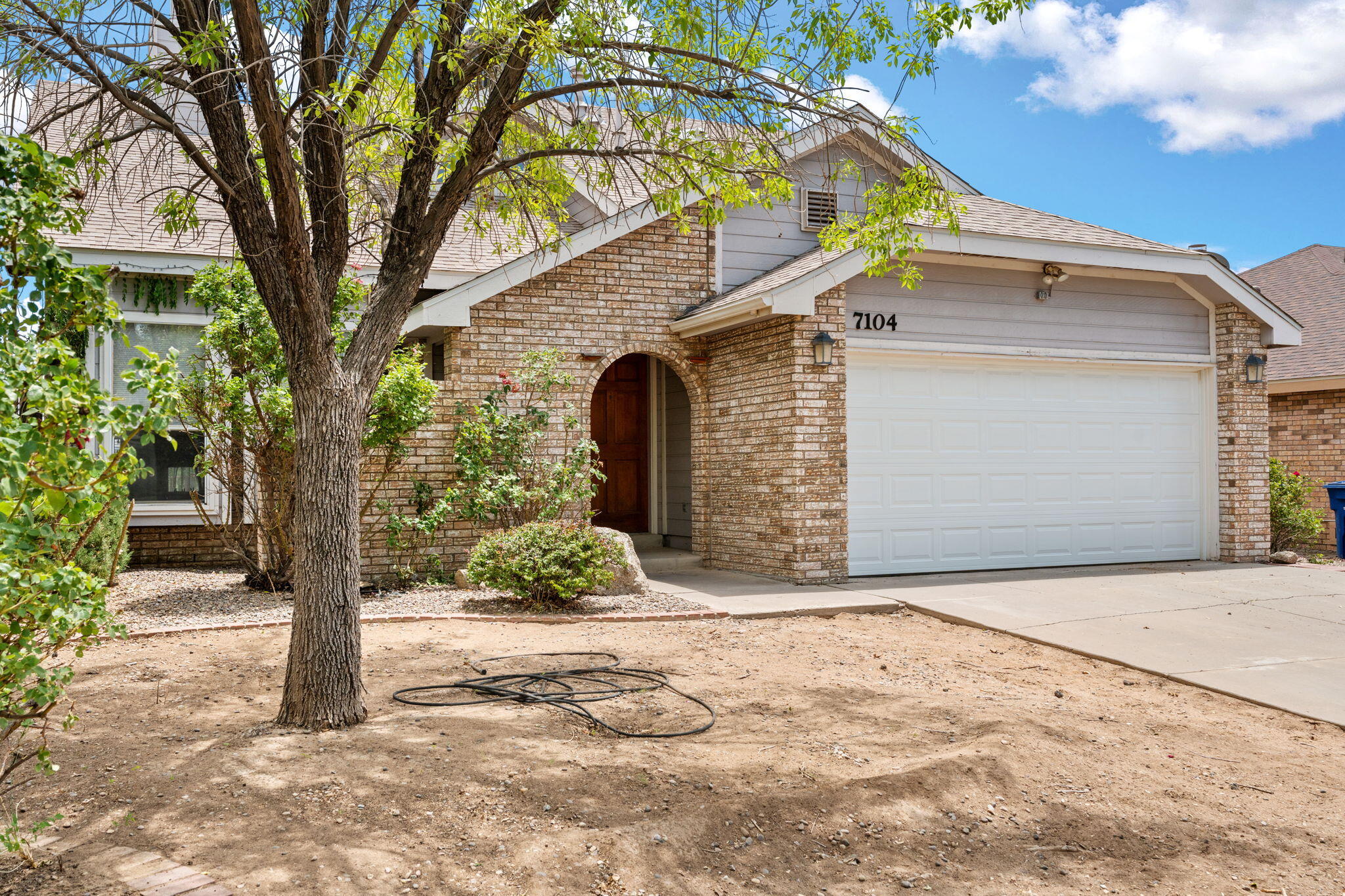 7104 SUNROSE Drive NW